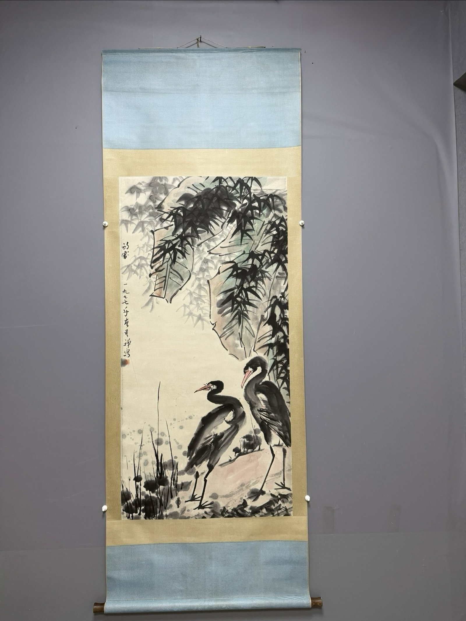 A Chinese Vertical Scroll Ink Painting of Bird on Paper: A Chinese Vertical Scroll Ink Painting of Bird on Paper,Li Kuchan,Size:54.3inx26.8in 一幅中国水墨鸟画立轴,李苦禅