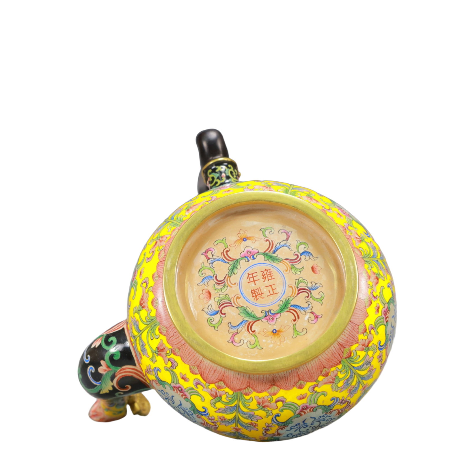 An Exquisite Painted Enamel Flower Pattern Ewer - 10