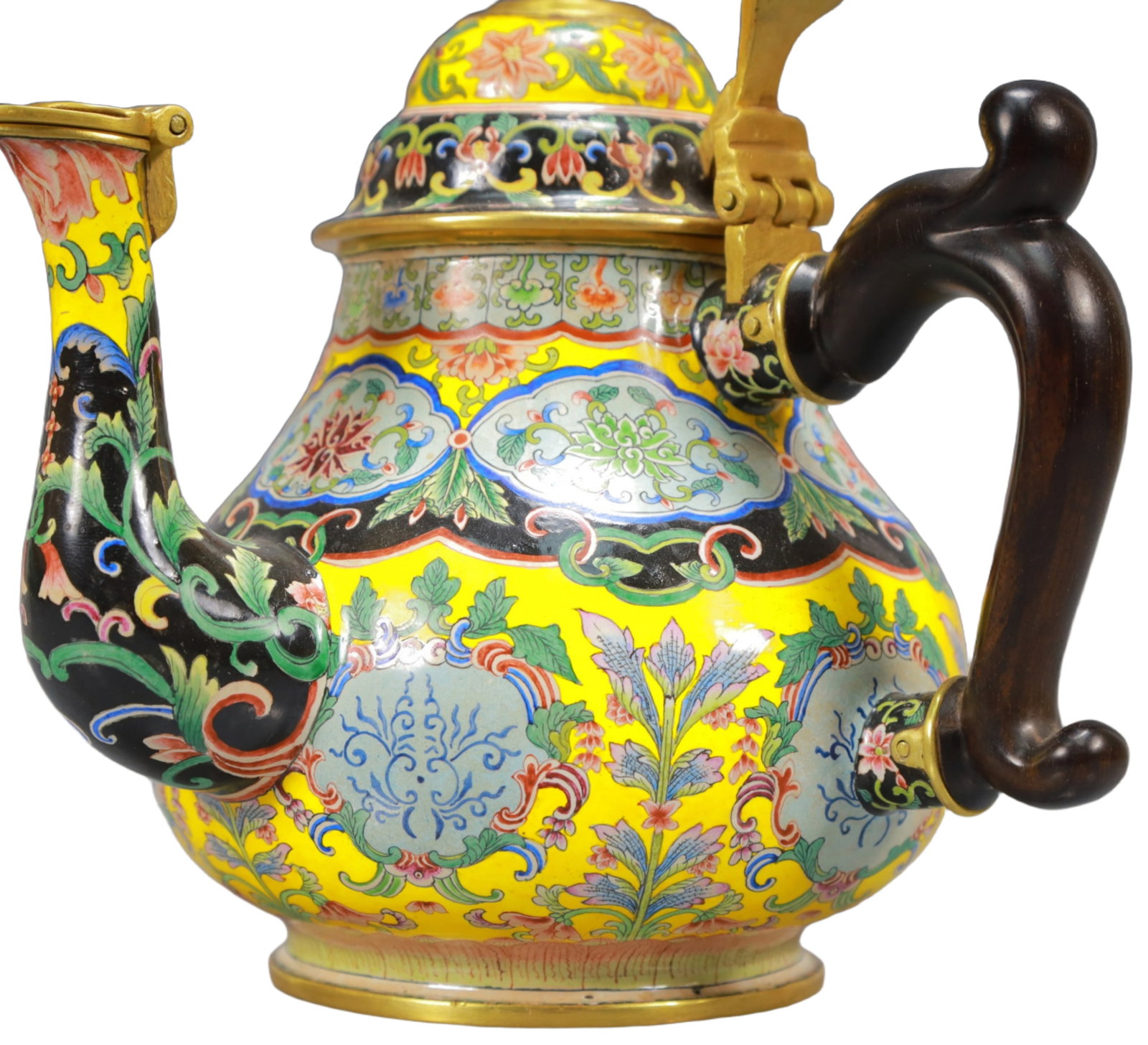 An Exquisite Painted Enamel Flower Pattern Ewer - 3