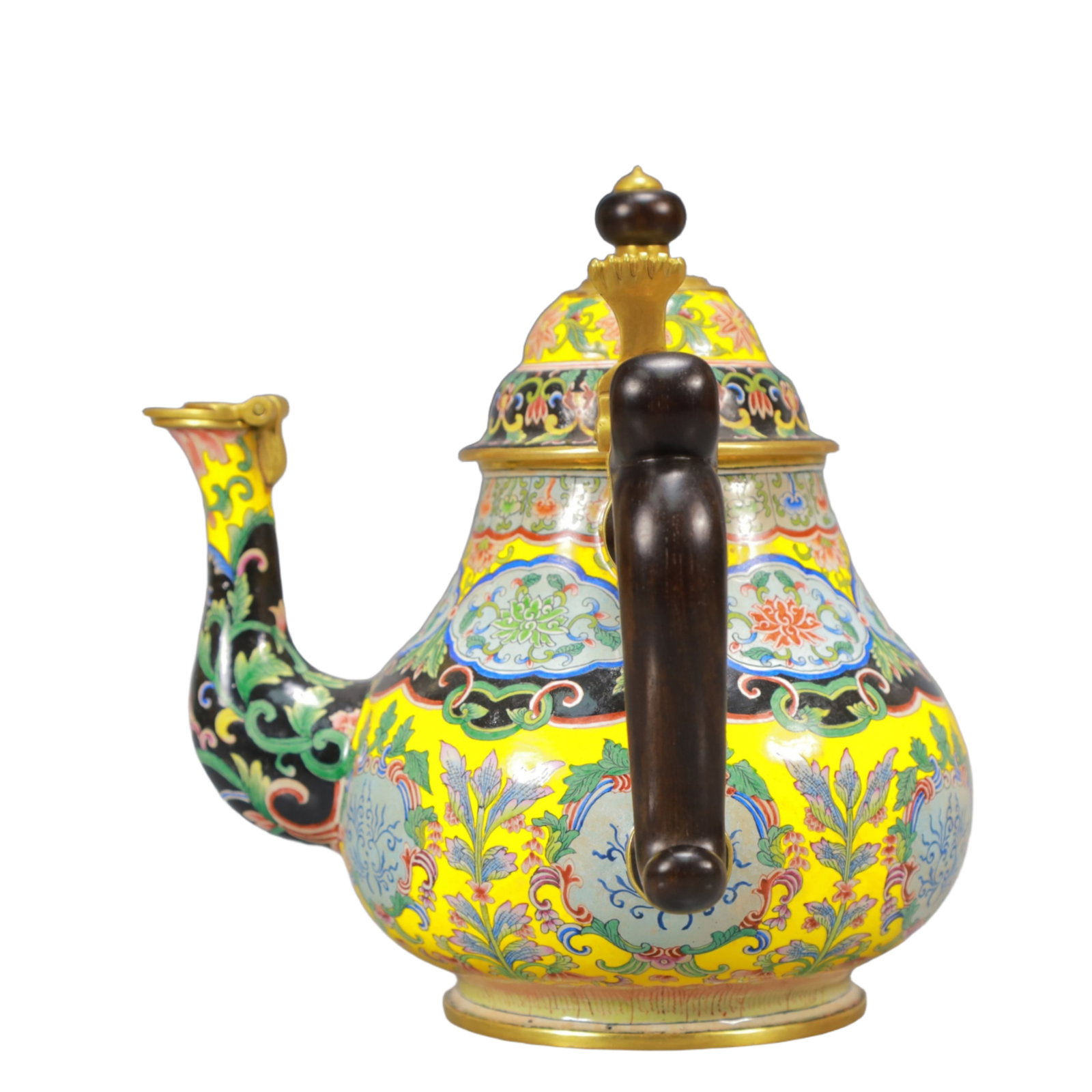 An Exquisite Painted Enamel Flower Pattern Ewer - 4