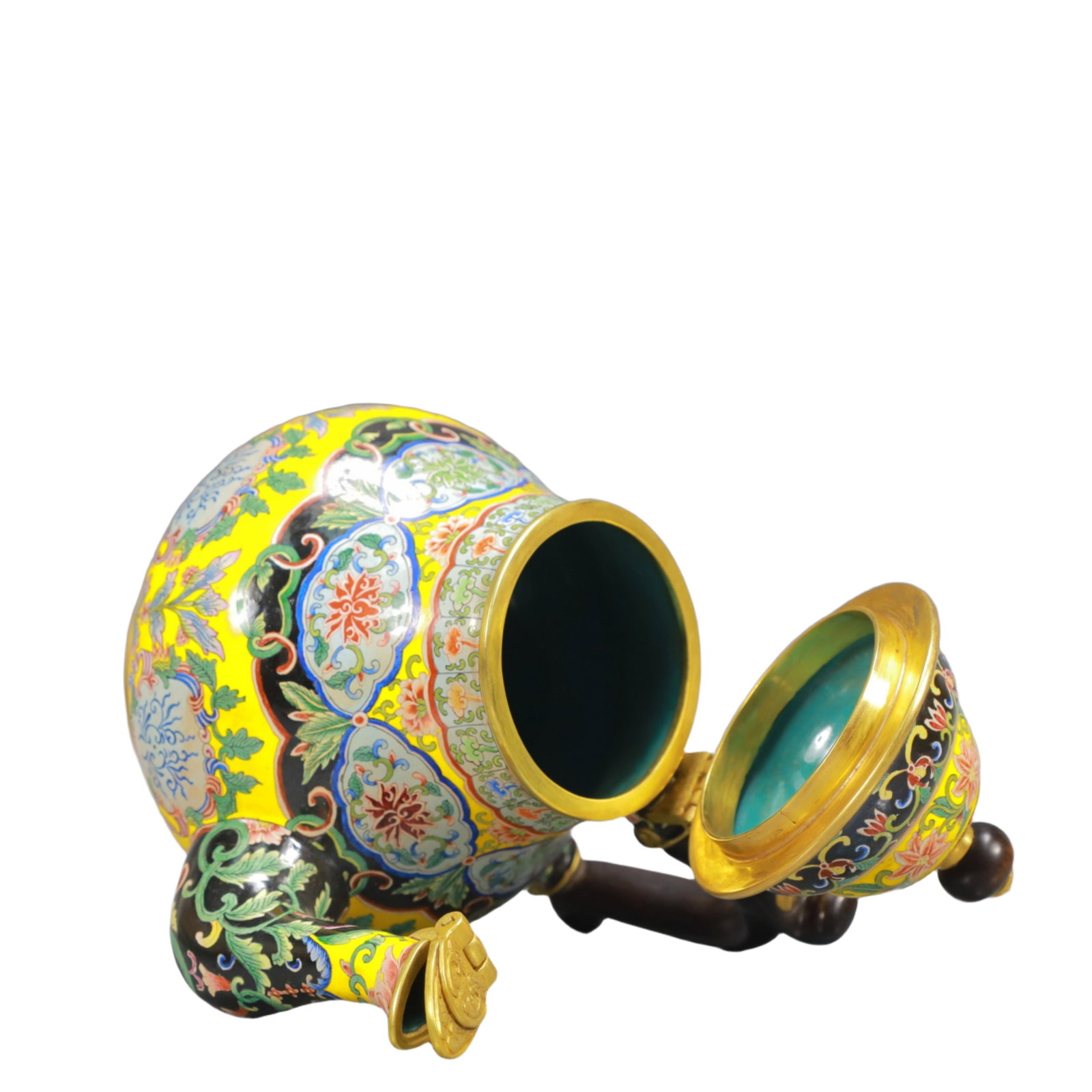 An Exquisite Painted Enamel Flower Pattern Ewer - 9