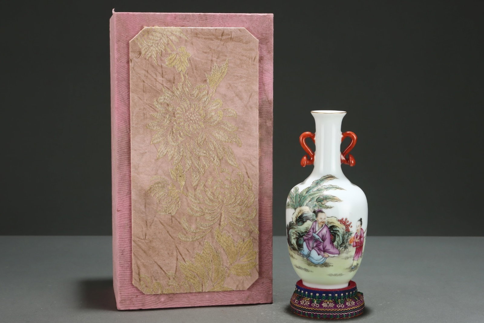 An Exquisite Famille-Rose Painted Gold Character and Story Pattern Double-Ears Vase,with poem: An Exquisite Famille-Rose Painted Gold Character and Story Pattern Double-Ears Vase,with poem,Qing Dynasty,China,Yongzheng Four-character Mark,Size:7.1inx3.3in 粉彩描金人