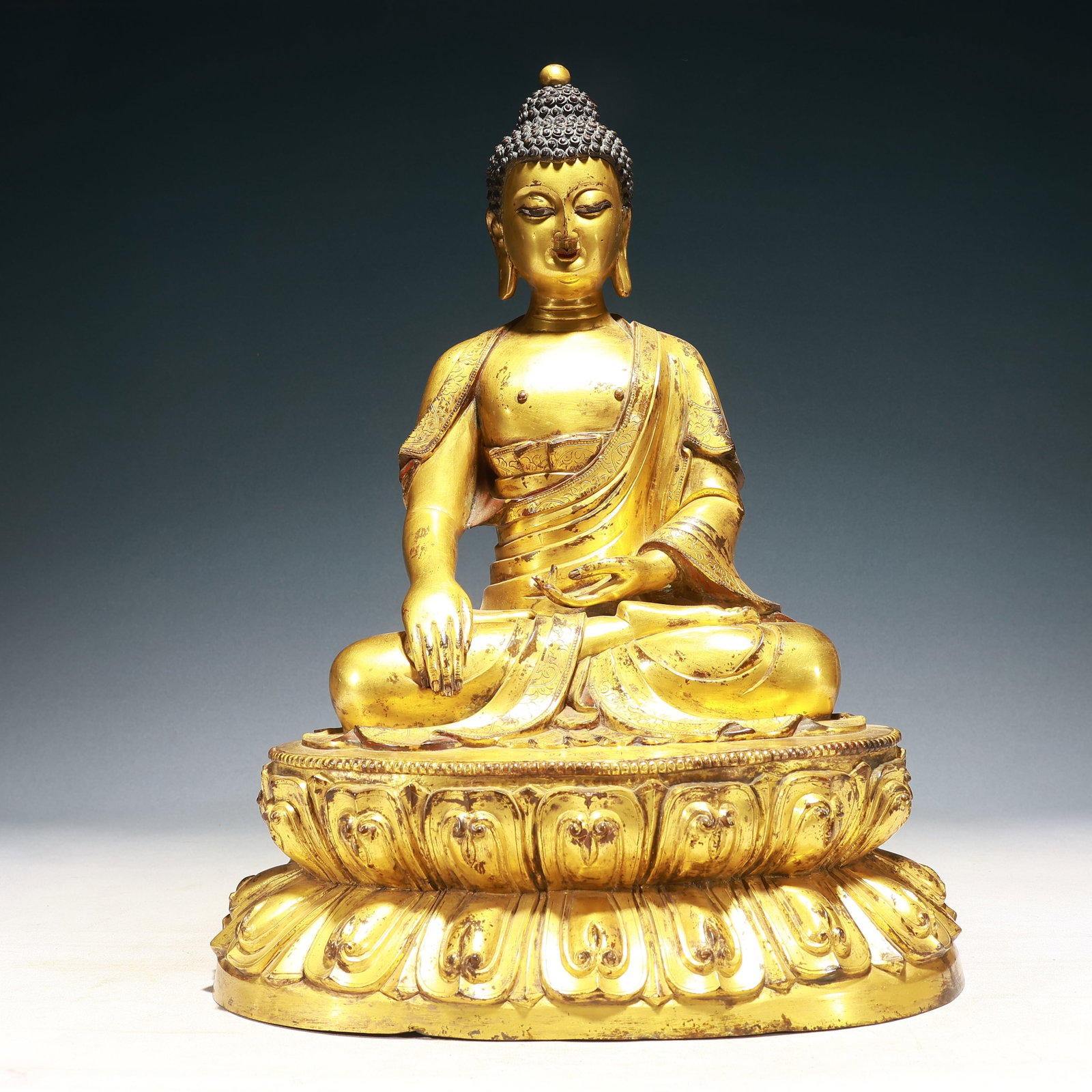 A Solemn Gilt Bronze Statue of Sakyamuni (1 of 11)