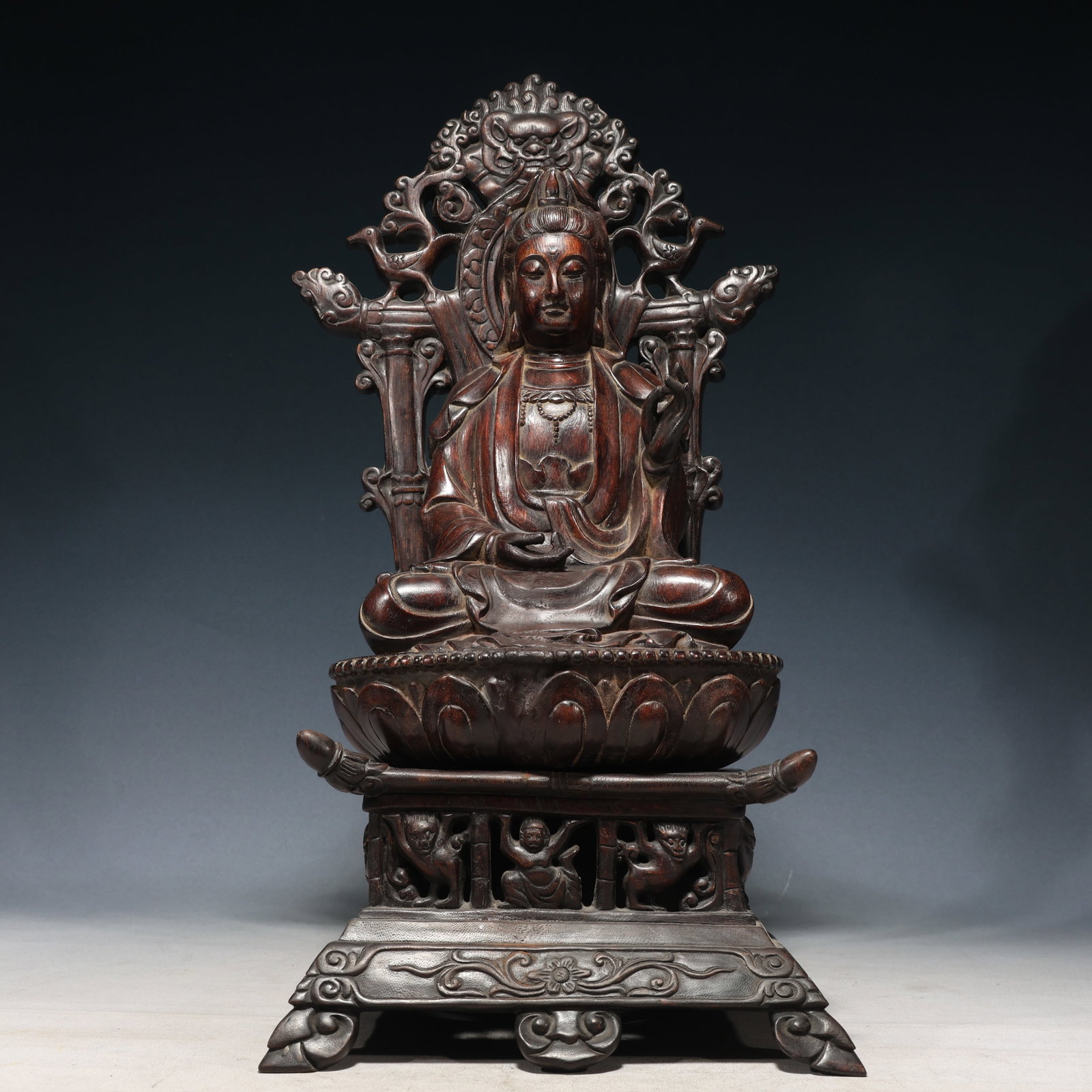 A Solemn Eaglewood Statue of Avalokitesvara Ornament (1 of 16)