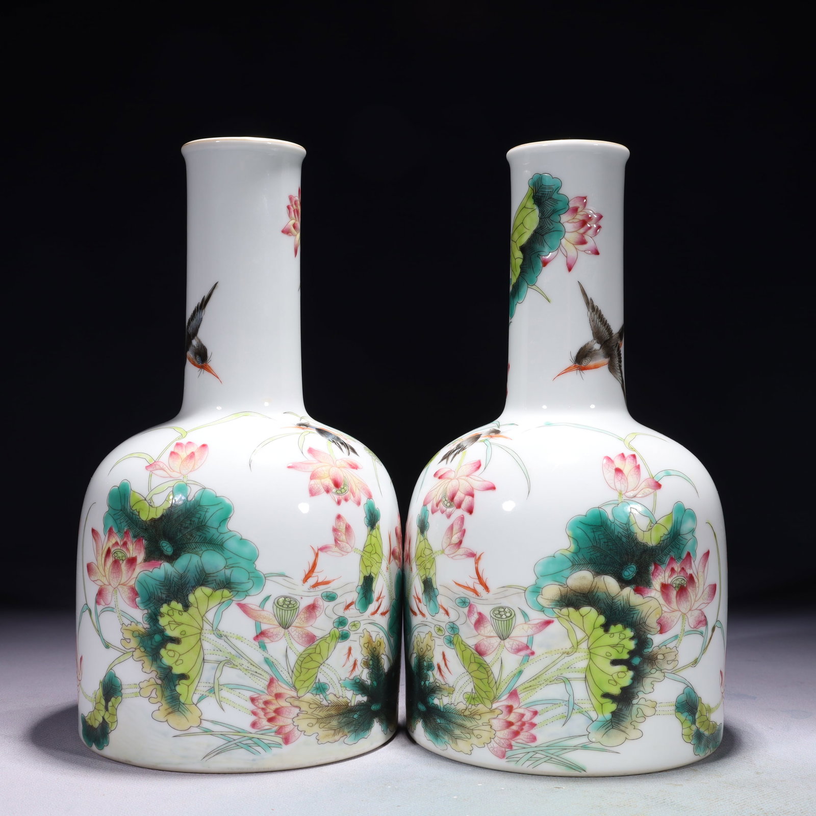 A Pair of Exquisite Famille-Rose Flower A Pair of d Bird Pattern Vase,with poem: A Pair of Exquisite Famille-Rose Flower A Pair of d Bird Pattern Vase,with poem,Qing Dynasty,China,Yongzheng Four-character Mark,Size:5.1inx9.4in,Weight:1750g 粉彩花鸟纹&