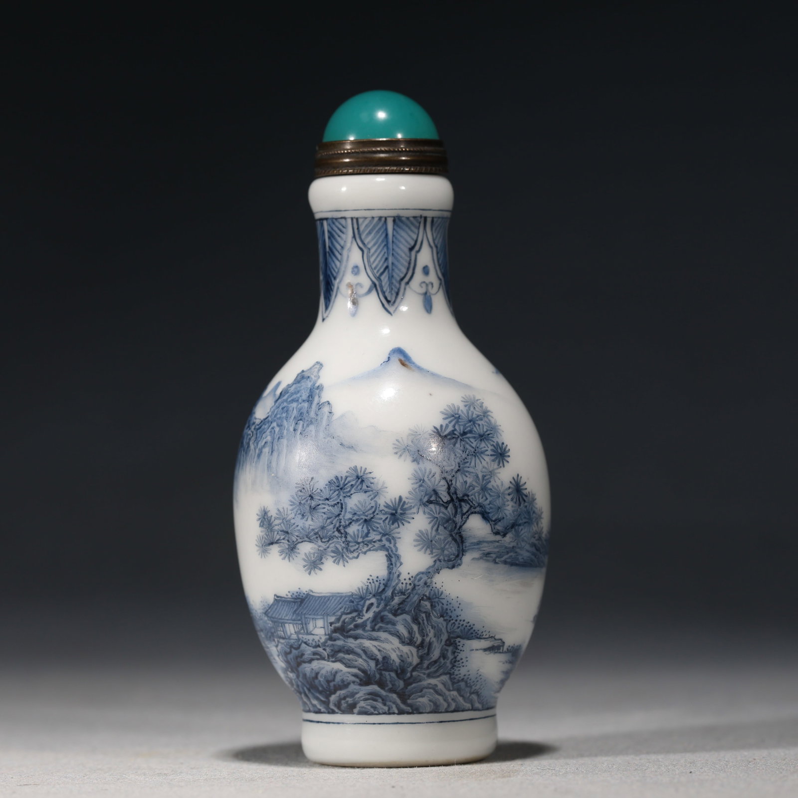 An Exquisite Blue and White Panoramic Landscape Pattern Snuff Bottle (1 of 6)