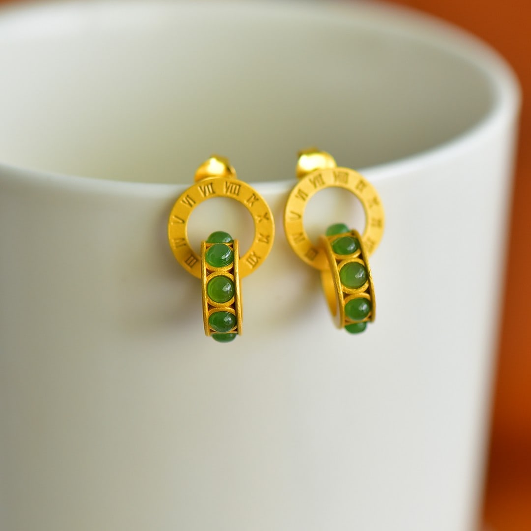 A Pair of Exquisite Sterling Silver-Gold Plated Inlaid Jasper Earrings: A Pair of Exquisite Sterling Silver-Gold Plated Inlaid Jasper Earrings,Size:3mmx3mm 一对纯银镀金镶碧玉耳环