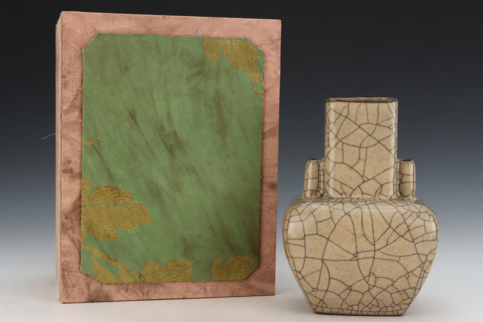 An Exquisite Ge yao Yellow Glazed Painted Gold Double-Ears Vase,with an Imperial Poem by Emperor: An Exquisite Ge yao Yellow Glazed Painted Gold Double-Ears Vase,with an Imperial Poem by Emperor Qianlong,Song Dynasty,China,Size:8.6inx5.9in 哥窑黄釉描金双&#