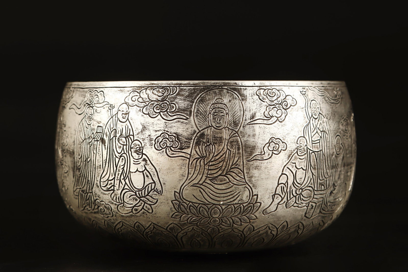 An Exquisite Silver Character and Story Pattern Basin: An Exquisite Silver Character and Story Pattern Basin,Qing Dynasty,China,Size:4.1inx2.4in,Weight:541g 银人物故事纹盆,中国清代