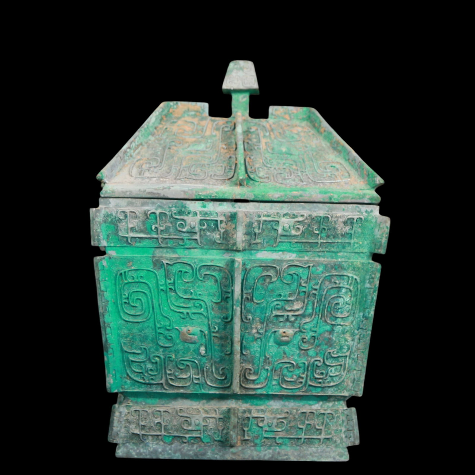 A precious bronze animal mask jar with lid: A precious bronze animal mask jar with lid and inscription. In ancient times, the surface was carefully carved, vividly demonstrating the superb skills of the craftsman. It has its own unique meaning 