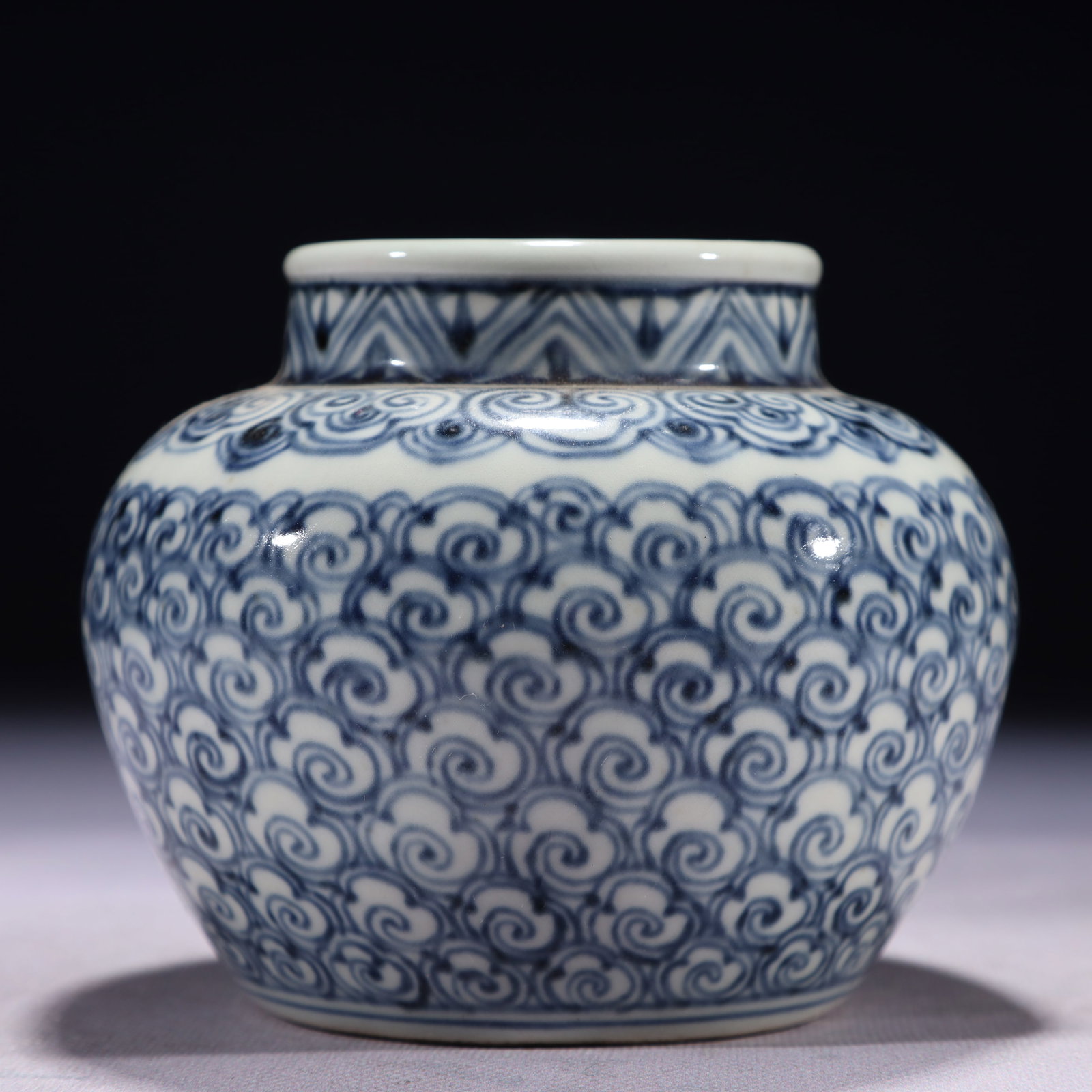 An Exquisite Blue and White Auspicious Cloud Pattern Jar: An Exquisite Blue and White Auspicious Cloud Pattern Jar,Qing Dynasty,China,With Mark,Size:4.7inx4.3in,Weight:400g 青花祥云纹罐,中国清代,