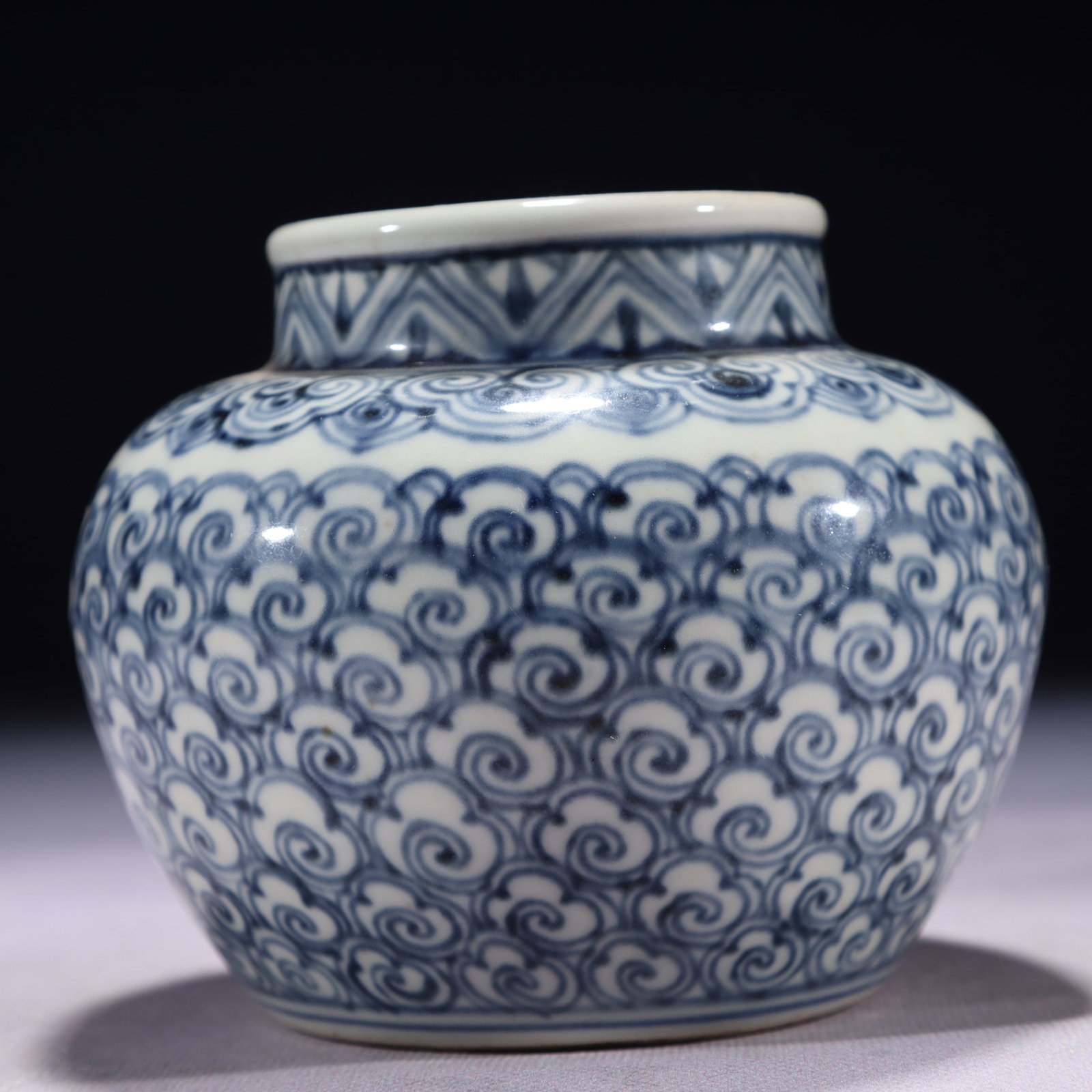 An Exquisite Blue and White Auspicious Cloud Pattern Jar - 6