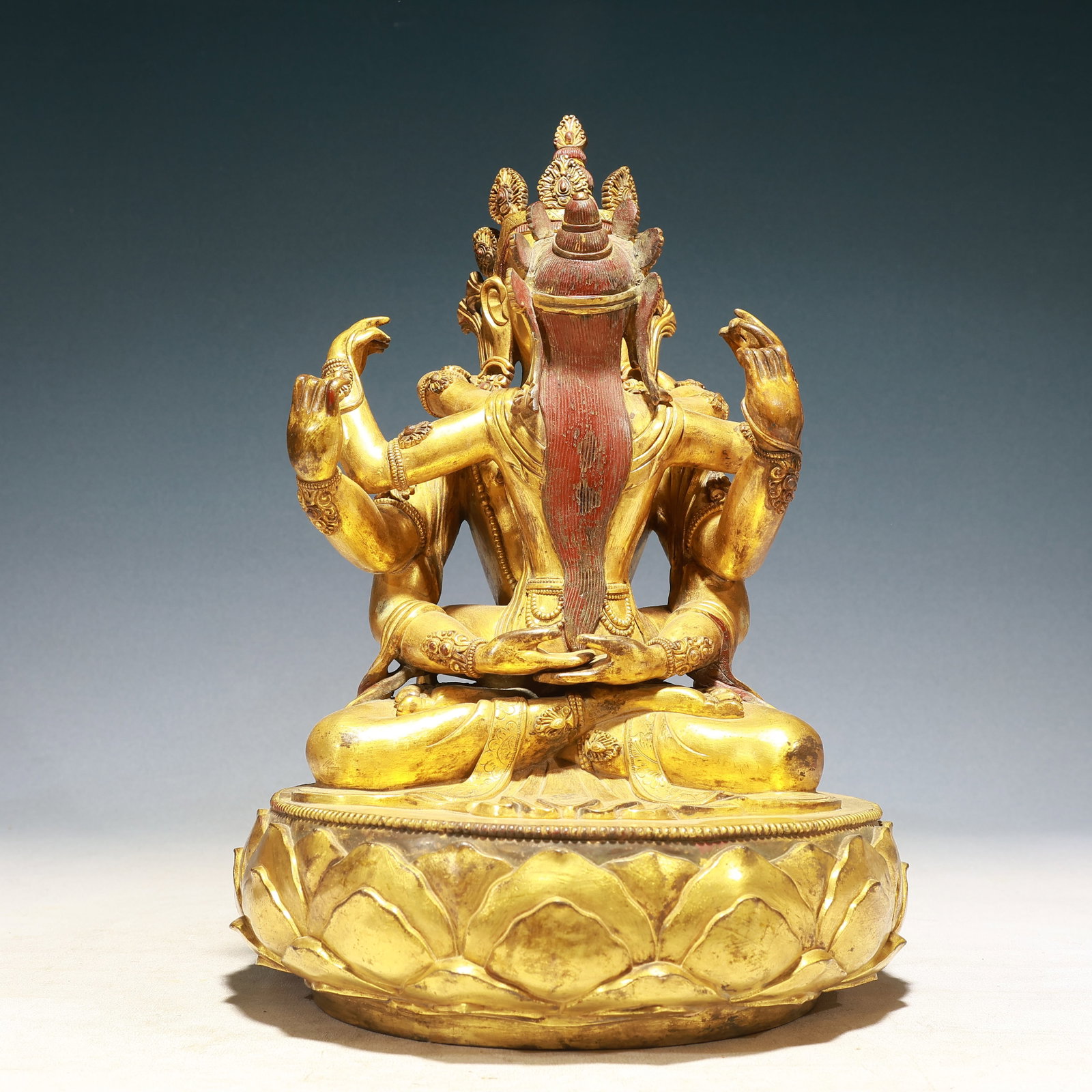 A Solemn Gilt Bronze Statue of Mandkesvara: A Solemn Gilt Bronze Statue of Mandkesvara,Qing Dynasty,China,Size:9.8inx15in,Weight:14000g 铜鎏金欢喜佛像,中国清代