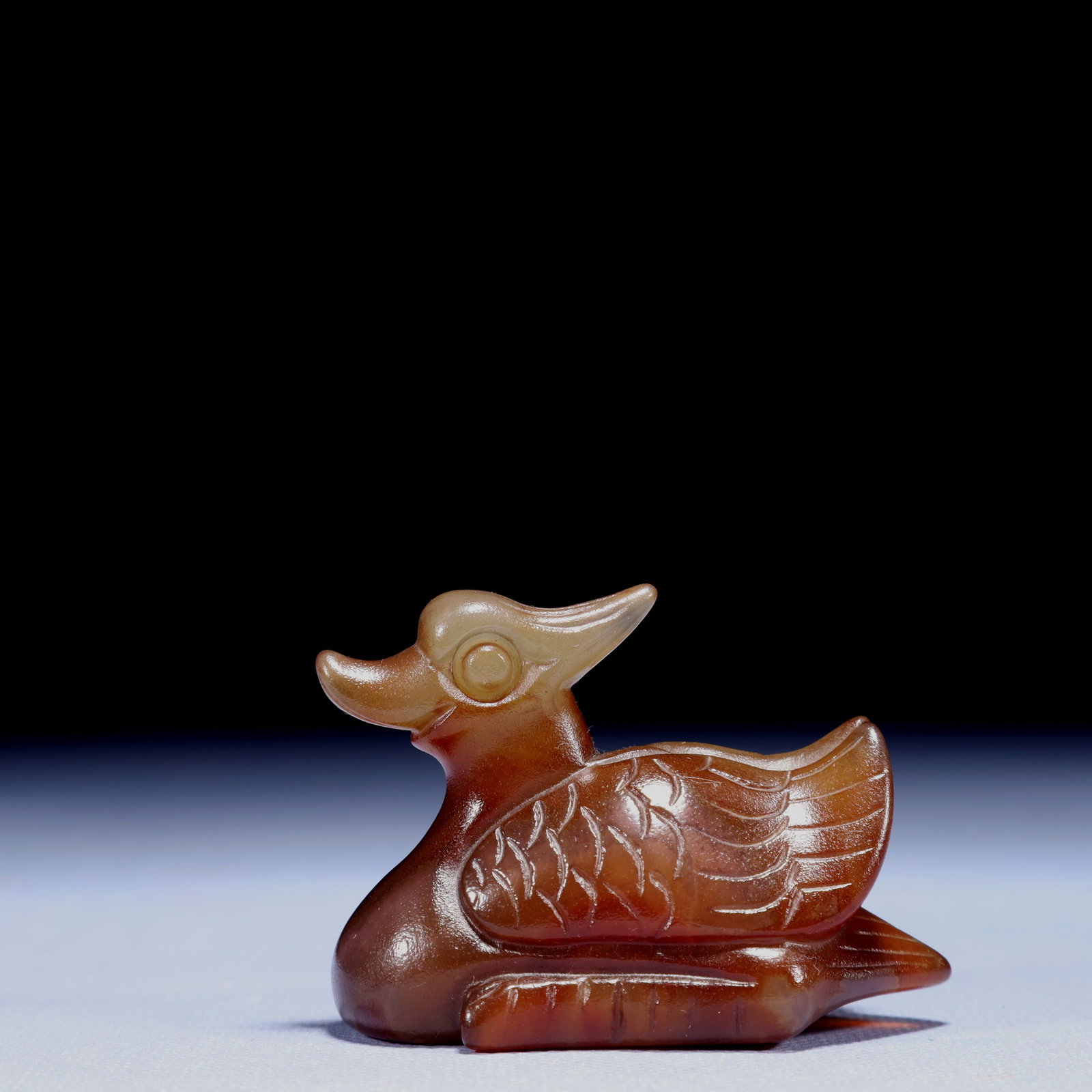 An Exquisite Agate Bird Ornament: An Exquisite Agate Bird Ornament,Qing Dynasty,China,Size:2.8inx1.4inx2in,Weight:130g 玛瑙鸟摆件,中国清代