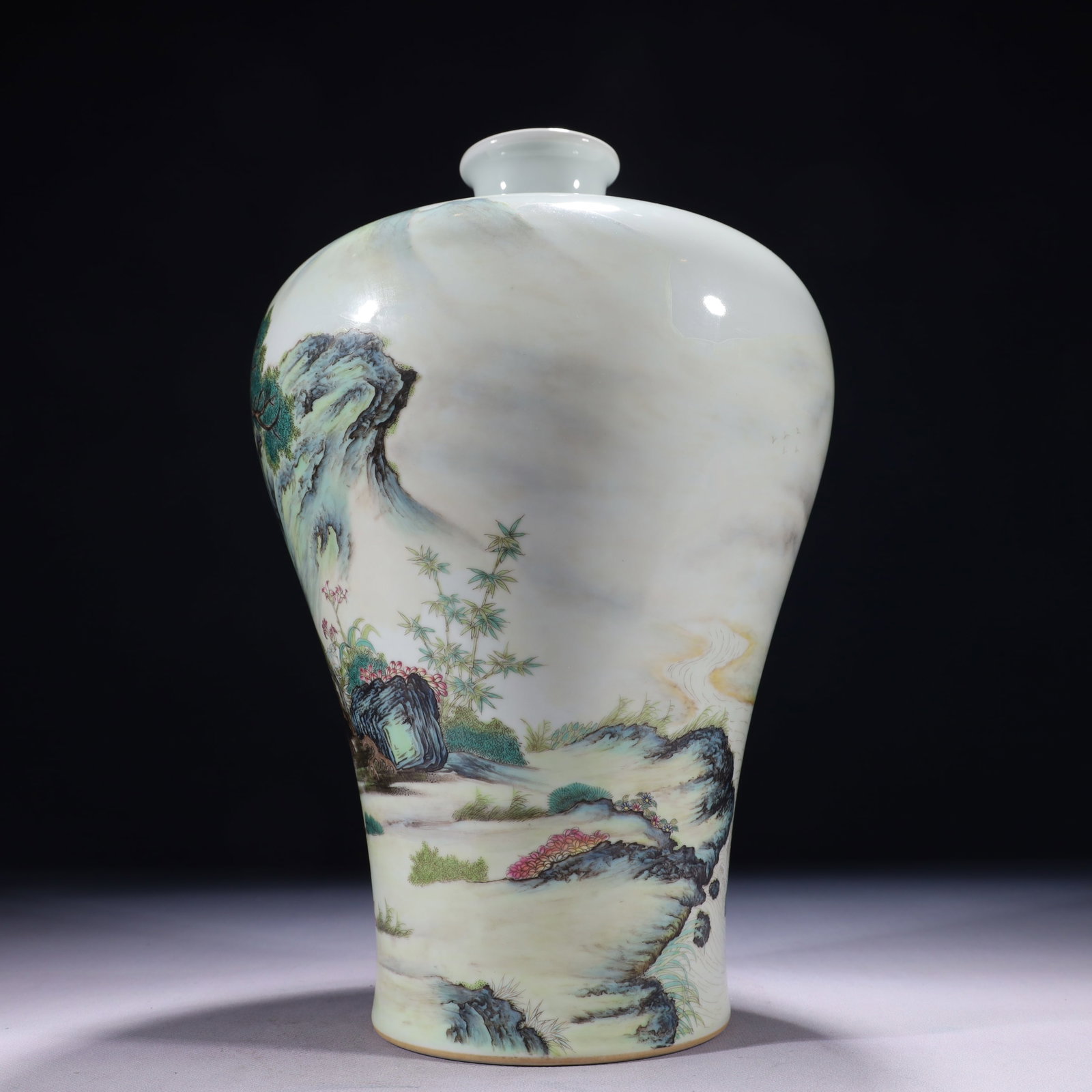 An Exquisite Enamel Landscape Pattern Vase - 6