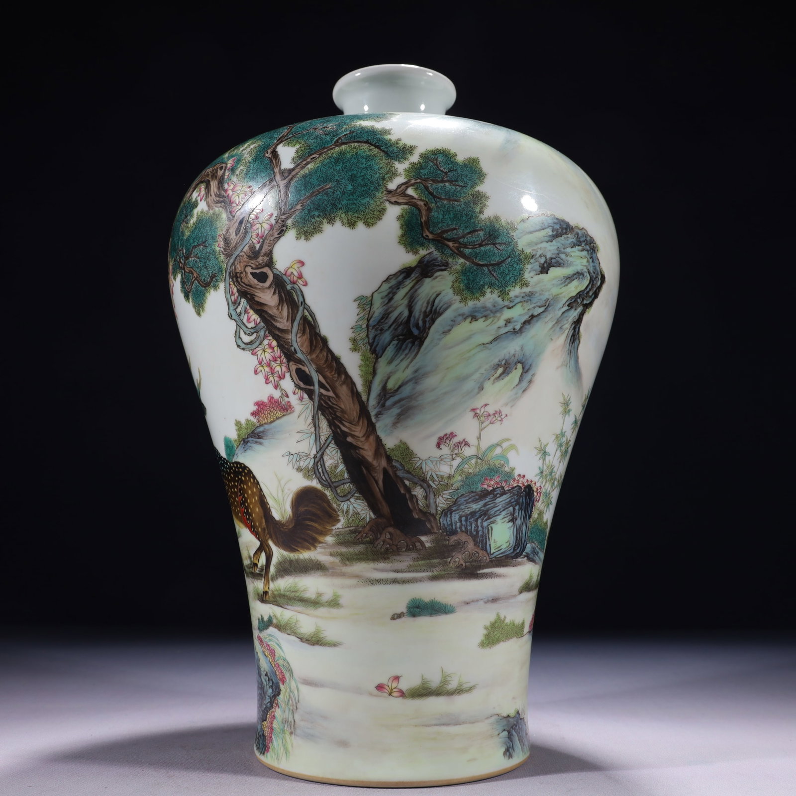 An Exquisite Enamel Landscape Pattern Vase - 8