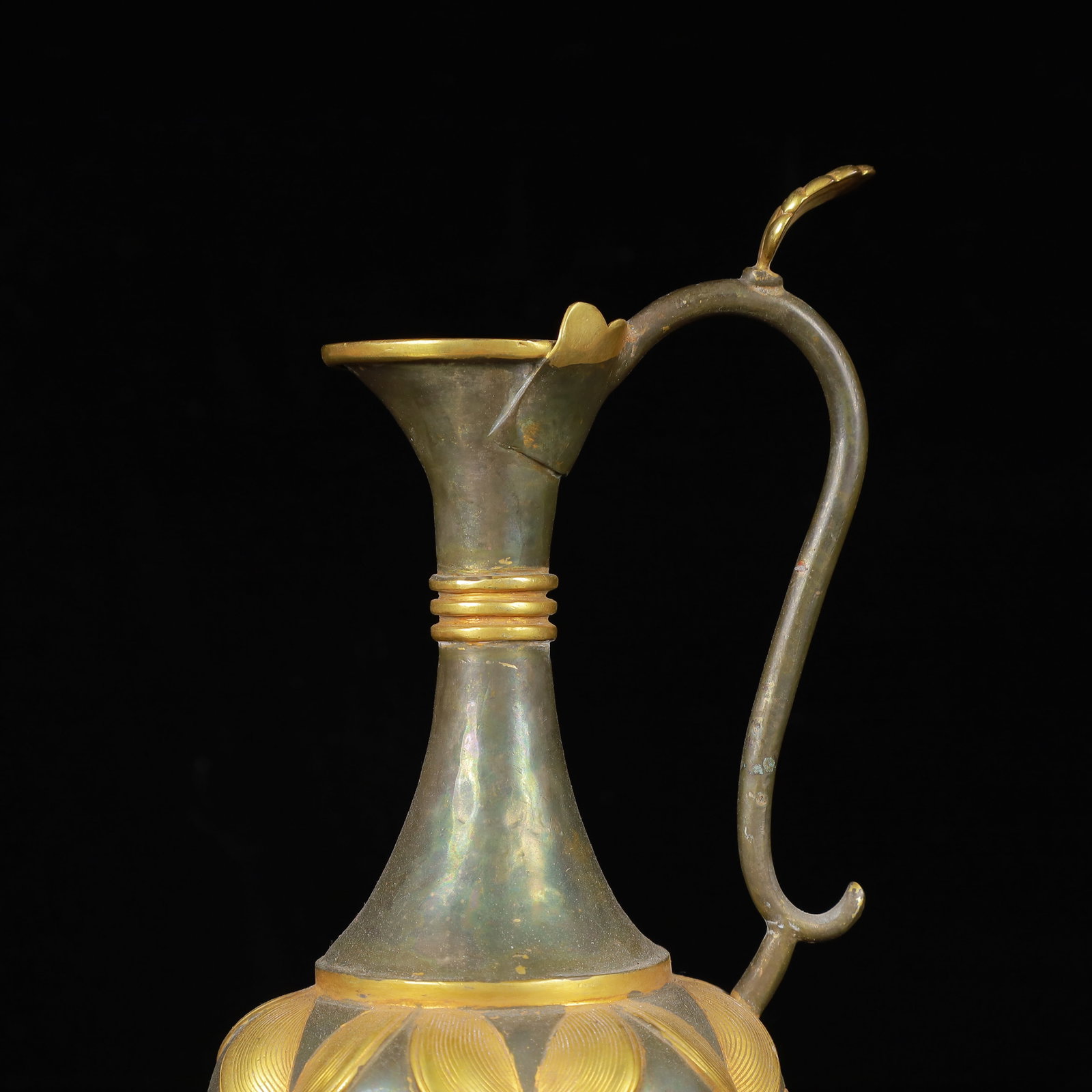 An Exquisite Gilt Silver Figure-Face Pattern Ewer - 2