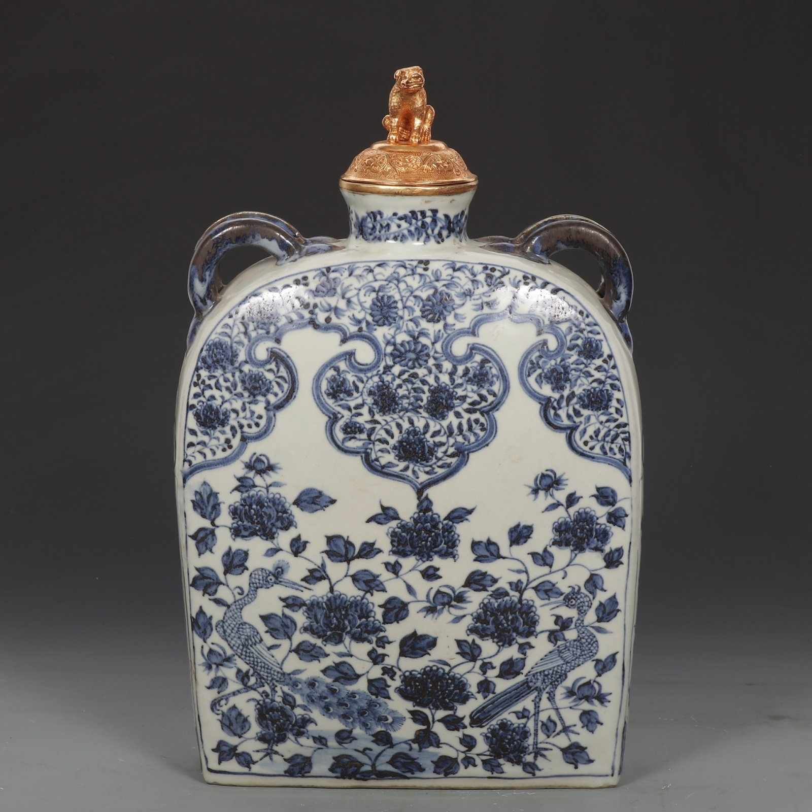 A Huge Blue and White Gilt Flower and Peacock Pattern Bottle: A Huge Blue and White Gilt Flower and Peacock Pattern Bottle,Yuan Dynasty,China,Size:18.5inx11.4in 青花鎏金花卉孔雀纹盖瓶,中