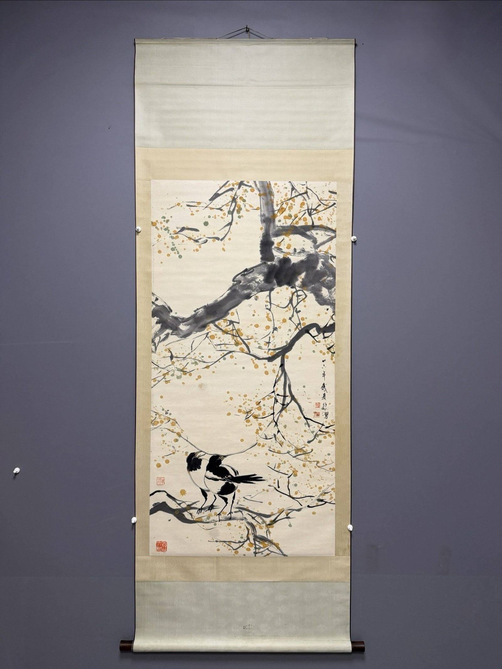 A Chinese Vertical Scroll Ink Painting of Flower and Bird on Paper: A Chinese Vertical Scroll Ink Painting of Flower and Bird on Paper,Xu Beihong,Size:53.5inx26.8in 一幅中国水墨花鸟画立轴,徐ফ
