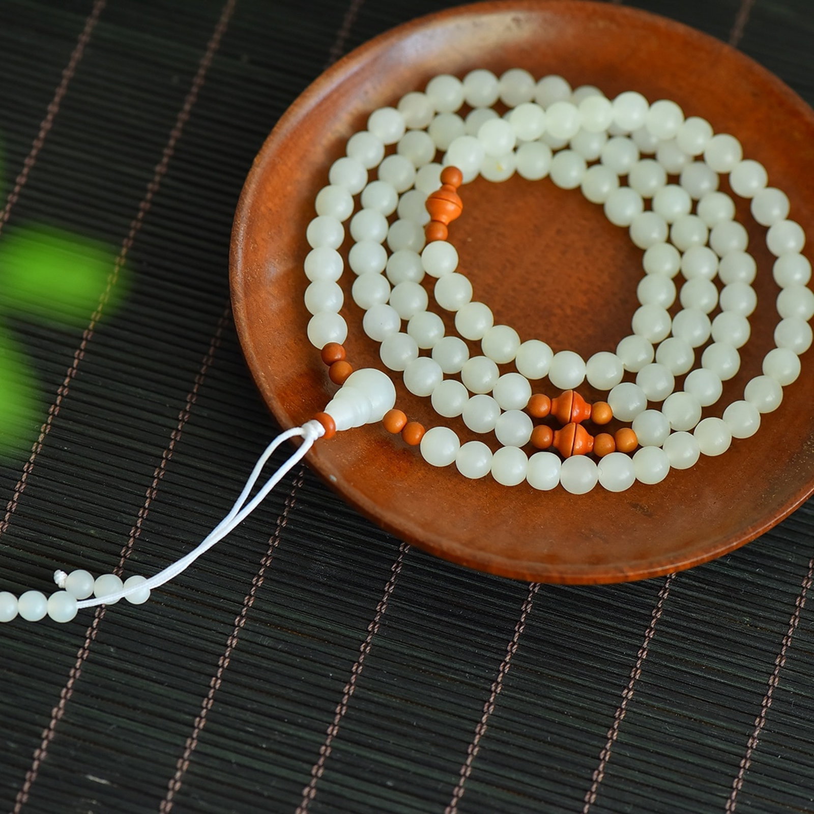An Exquisite White Jade Olive Bracelets - 5