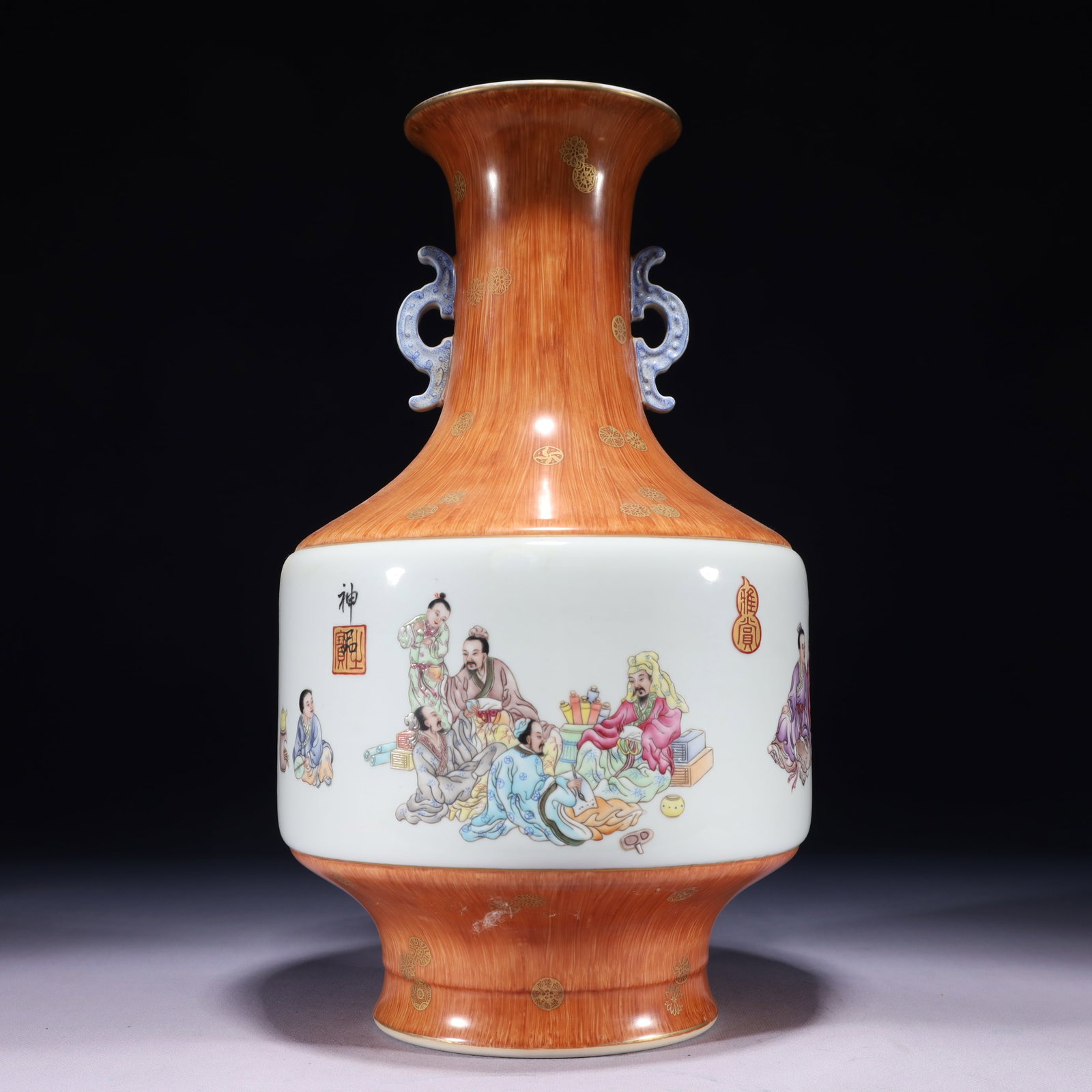 An Exquisite Imitation Wood Grain Glazed Famille-Rose Painted Gold Character and Story Pattern: An Exquisite Imitation Wood Grain Glazed Famille-Rose Painted Gold Character and Story Pattern Double-Ears Vase 木纹釉粉彩描金人物故事