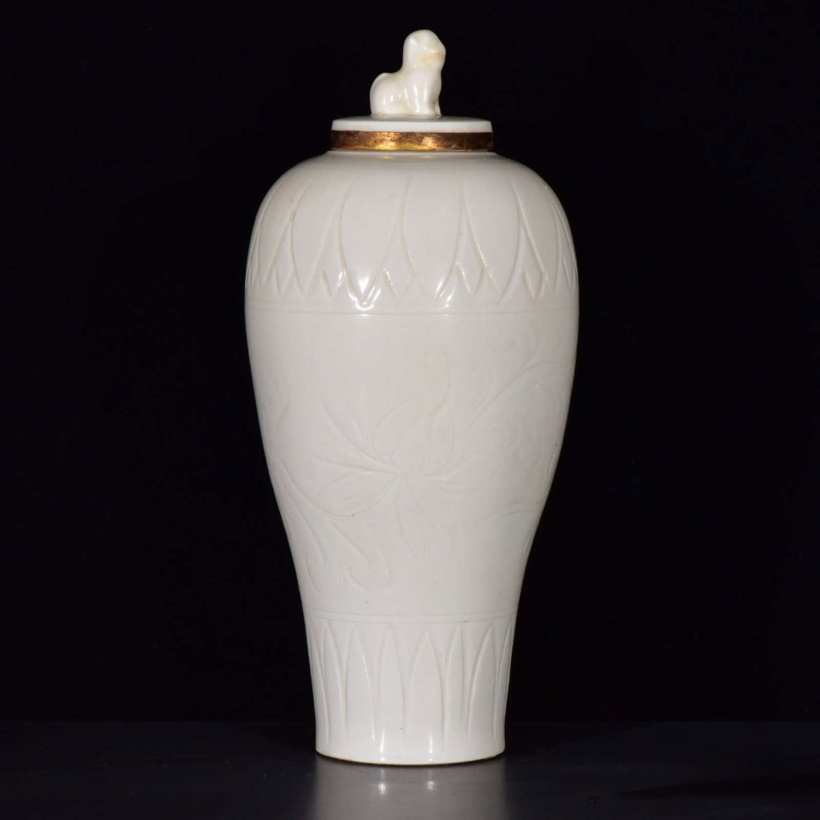 A Rare Ding yao Flower Pattern Bottle: A Rare Ding yao Flower Pattern Bottle,Song Dynasty,China,Size:13inx5.9in 定窑花卉纹盖瓶,中国宋代