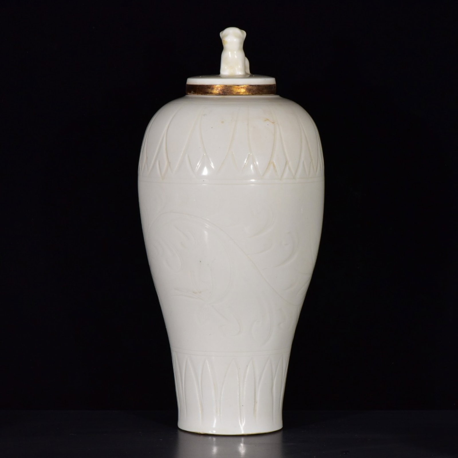 A Rare Ding yao Flower Pattern Bottle - 2
