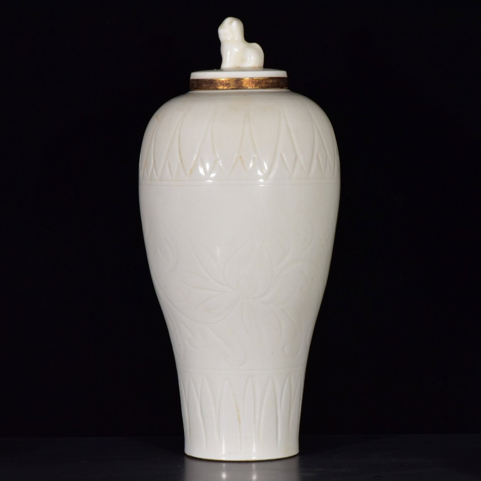 A Rare Ding yao Flower Pattern Bottle - 3