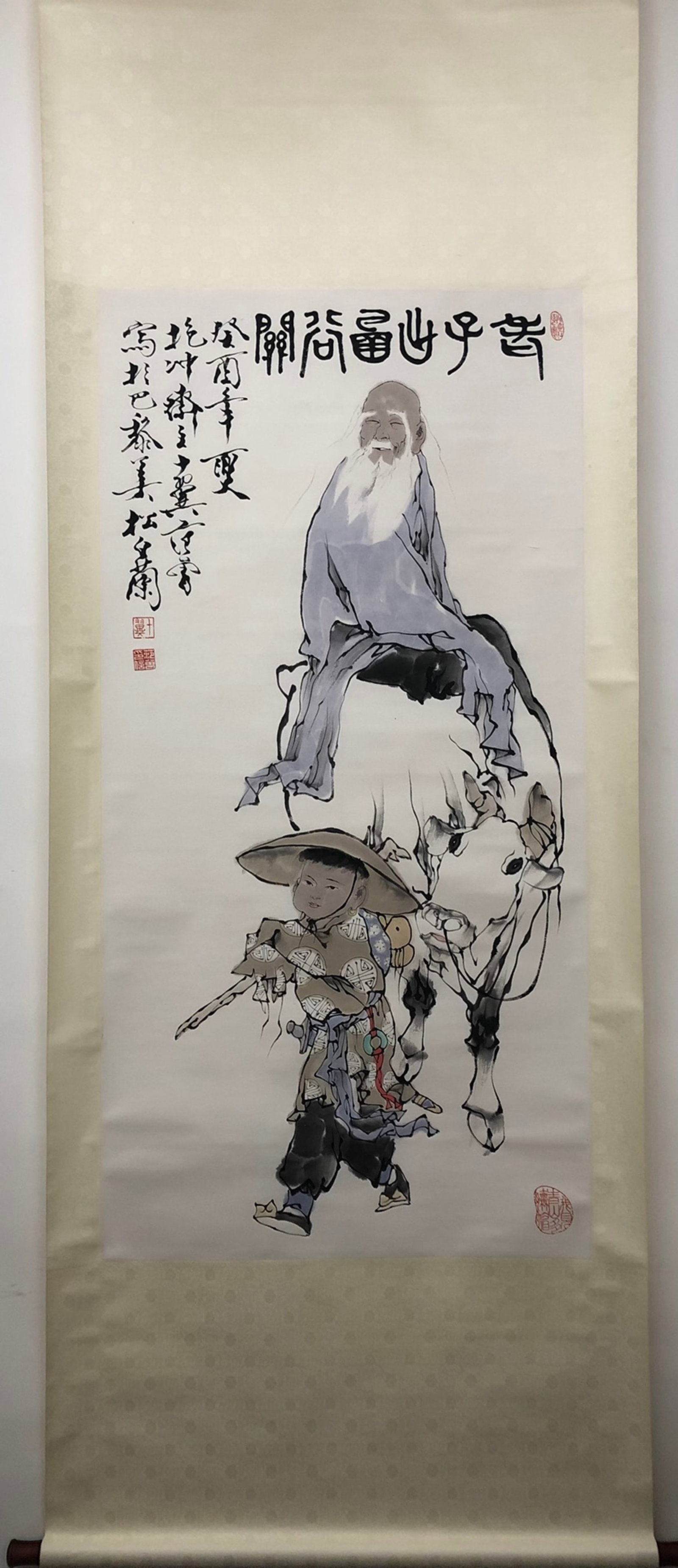 A Chinese Vertical Scroll Ink Painting of Character and Story on Paper: A Chinese Vertical Scroll Ink Painting of Character and Story on Paper,Fan Zeng,Size:53.5inx26.8in