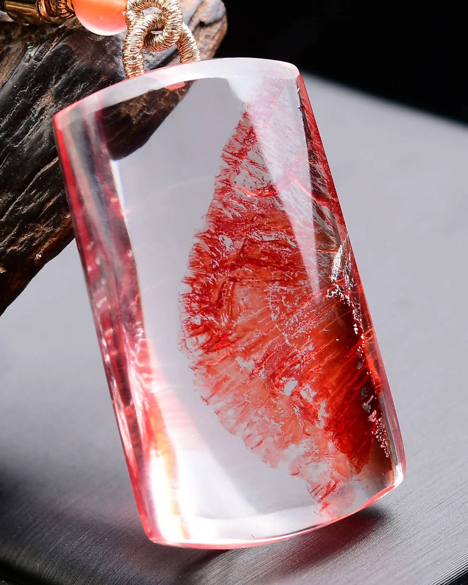 An Exquisite Crystal Pendant - 3