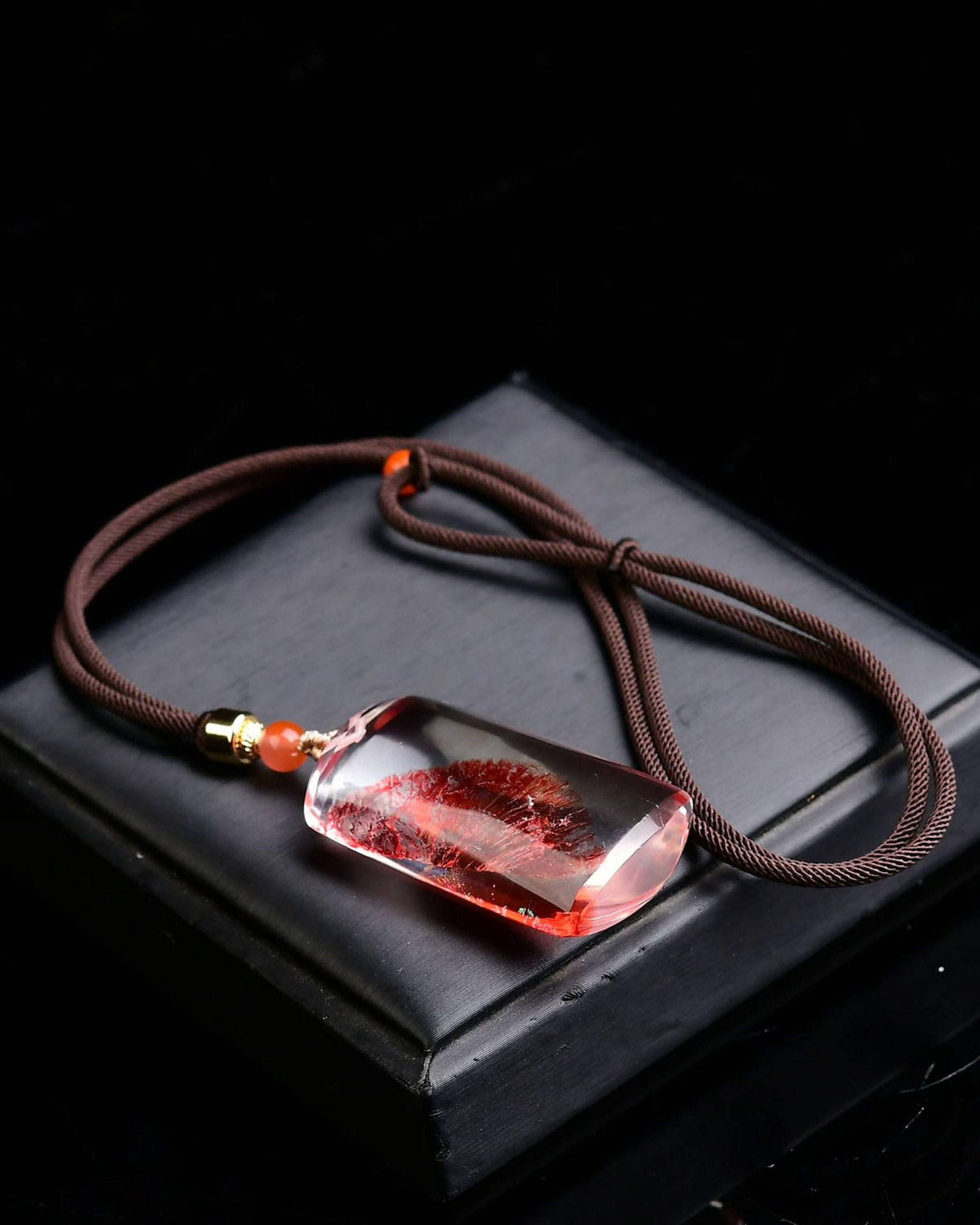 An Exquisite Crystal Pendant - 5