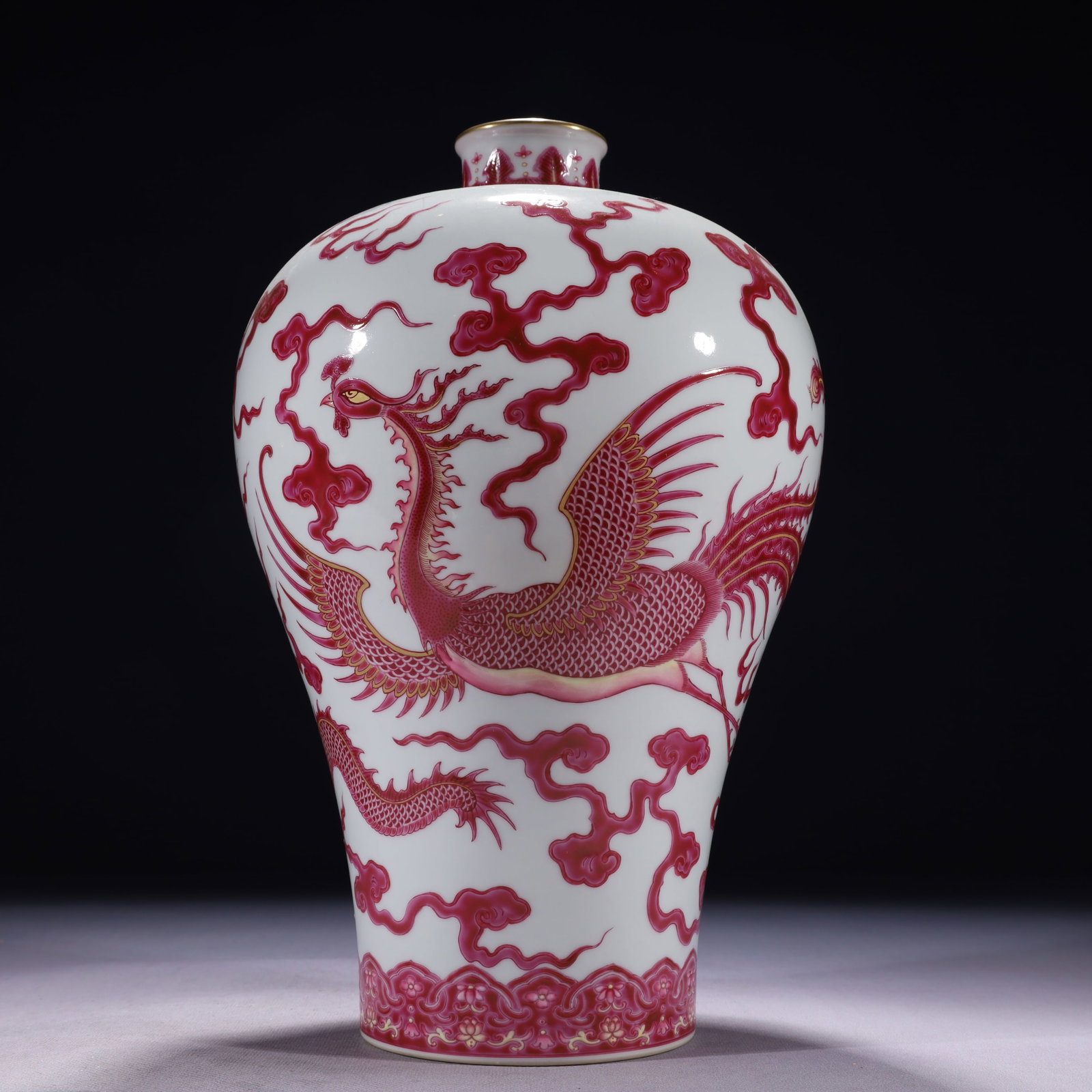 An Exquisite Ruby Red-Glazed Painted Gold Auspicious Cloud and Dragon Pattern Vase - 5