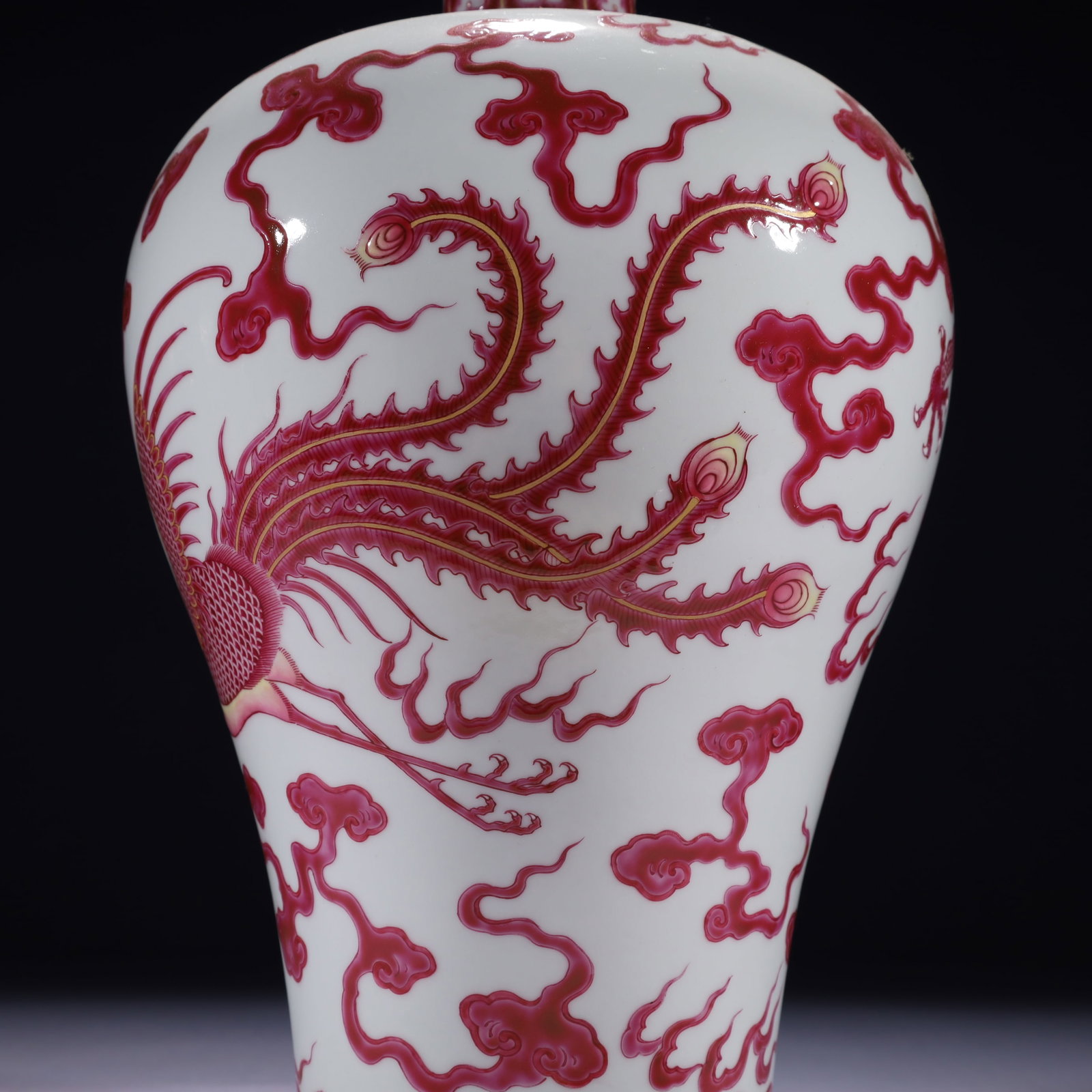 An Exquisite Ruby Red-Glazed Painted Gold Auspicious Cloud and Dragon Pattern Vase - 9