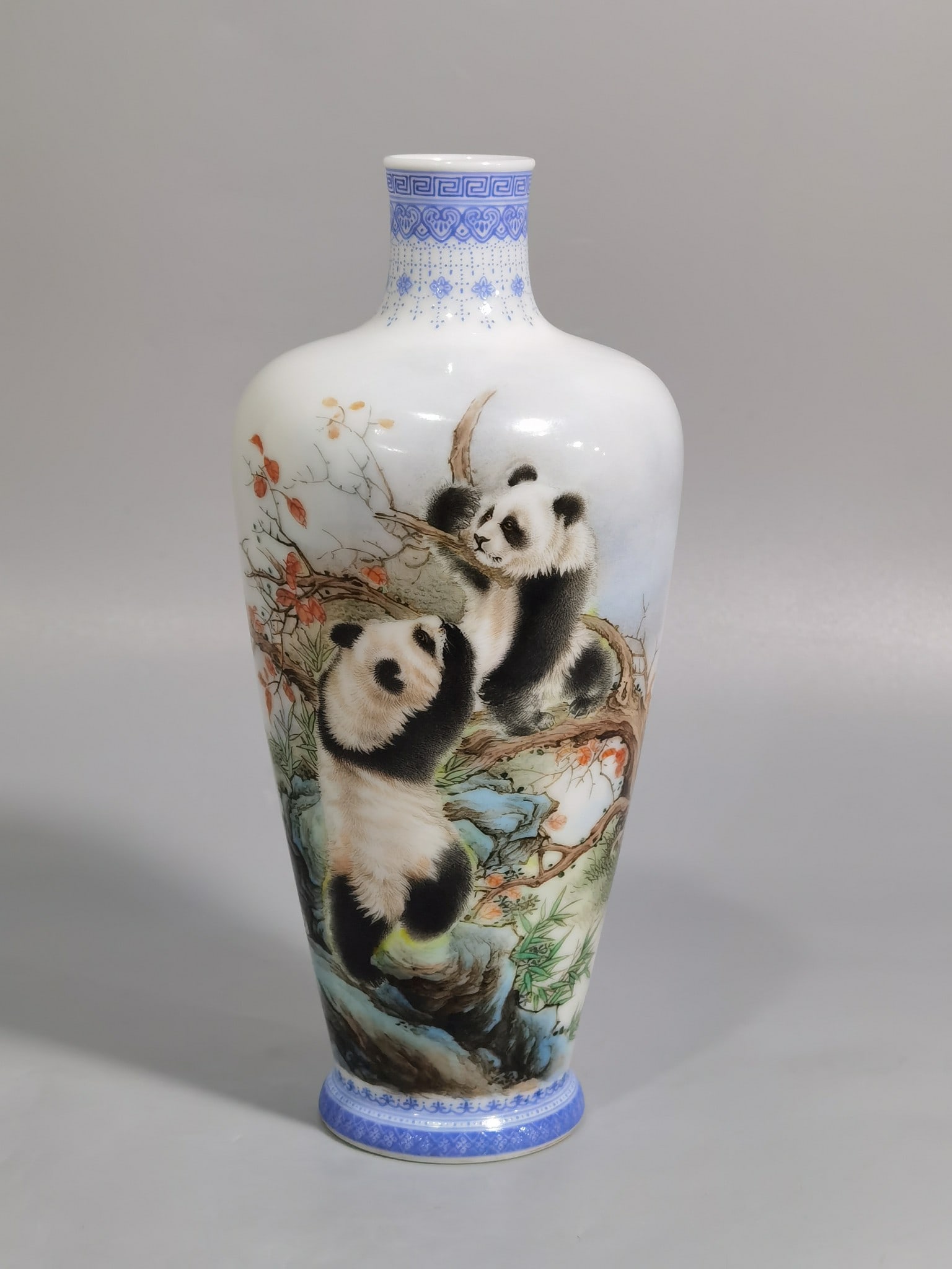 An Exquisite Enamel Bear Cat Pattern Vase,with poem: An Exquisite Enamel Bear Cat Pattern Vase,with poem,Qing Dynasty,China,Qianlong Four-character Mark,Size:7.1inx3.3in 珐琅彩熊猫纹瓶,带诗文,&