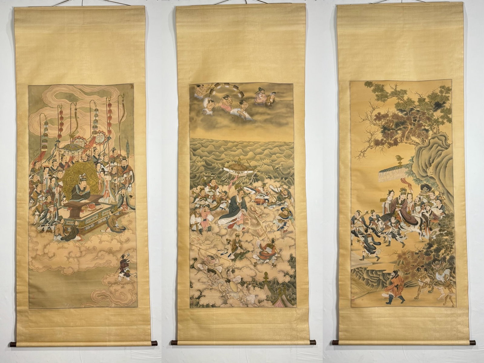 A Set of Chinese Vertical Scroll Ink Painting of Character and Story on Silk: A Set of Chinese Vertical Scroll Ink Painting of Character and Story on Silk,Zhang Daqian,Size:(entirety)106.3inx40.6in,(Without frame)69.3inx32.7in 一套中国水墨