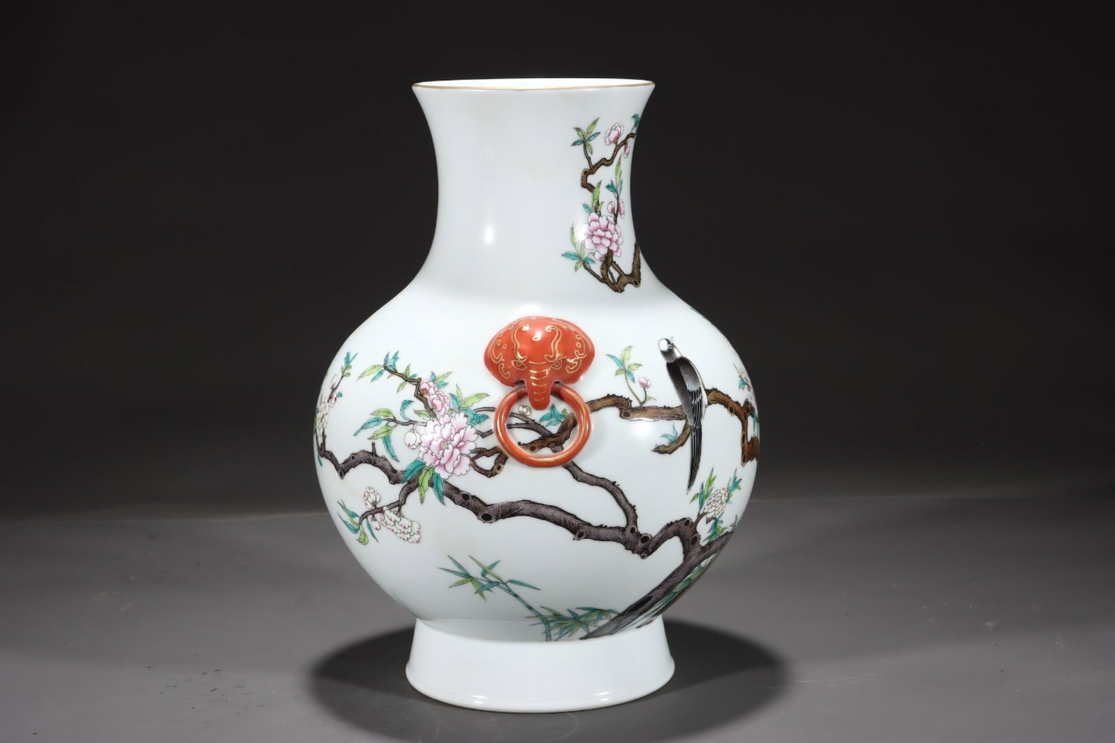 An Exquisite Famille-Rose Flower and Bird Pattern Painted Gold Double-Ears Vase,With Vertical Scroll: An Exquisite Famille-Rose Flower and Bird Pattern Painted Gold Double-Ears Vase,With Vertical Scroll Painting on Silk,Qing Dynasty,China,with Qianlong Six-character Mark,Size:11.7inx8.9in,Without fram