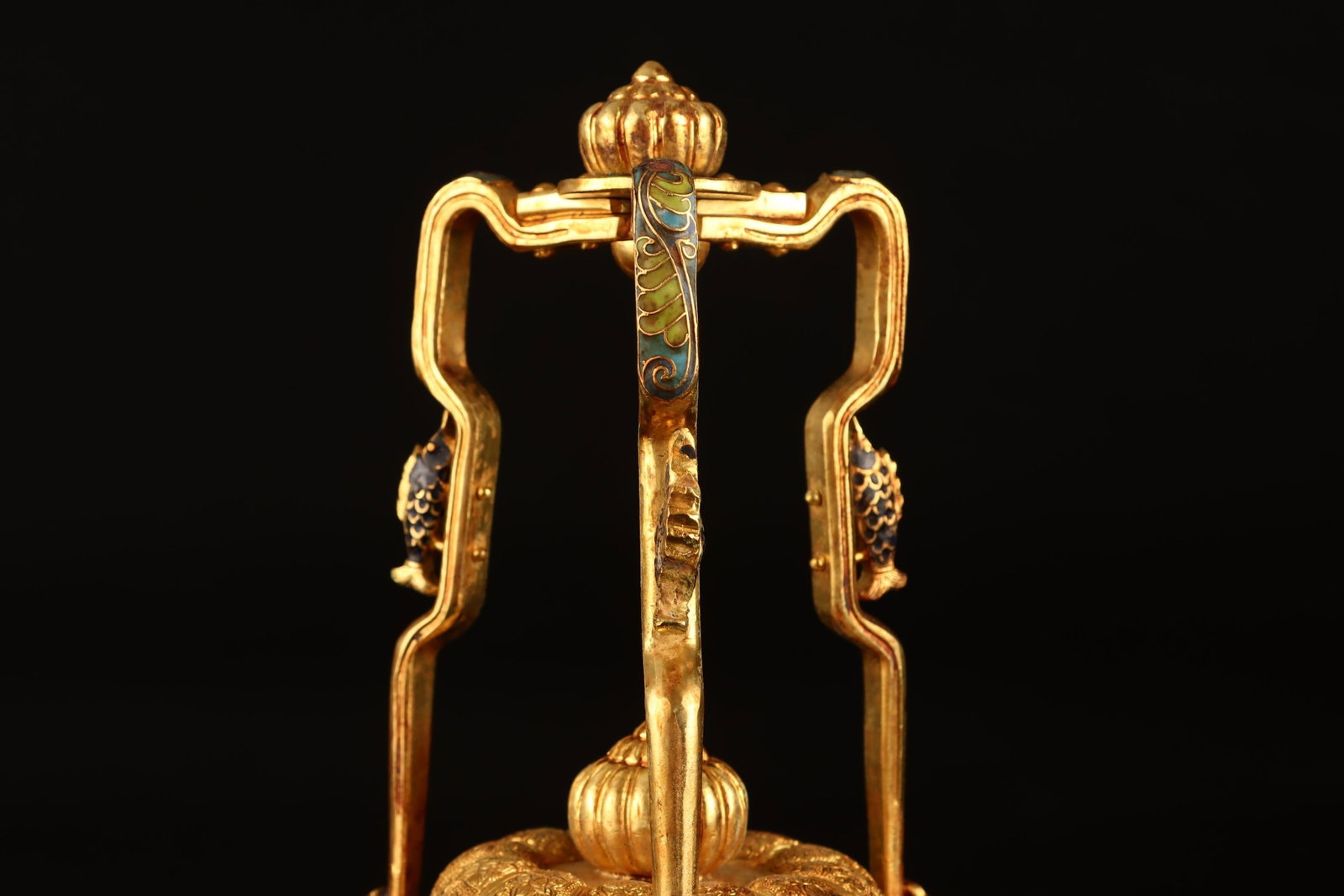 An Exquisite Gilt Bronze Lotus Pattern Loop-Handled Pot - 6