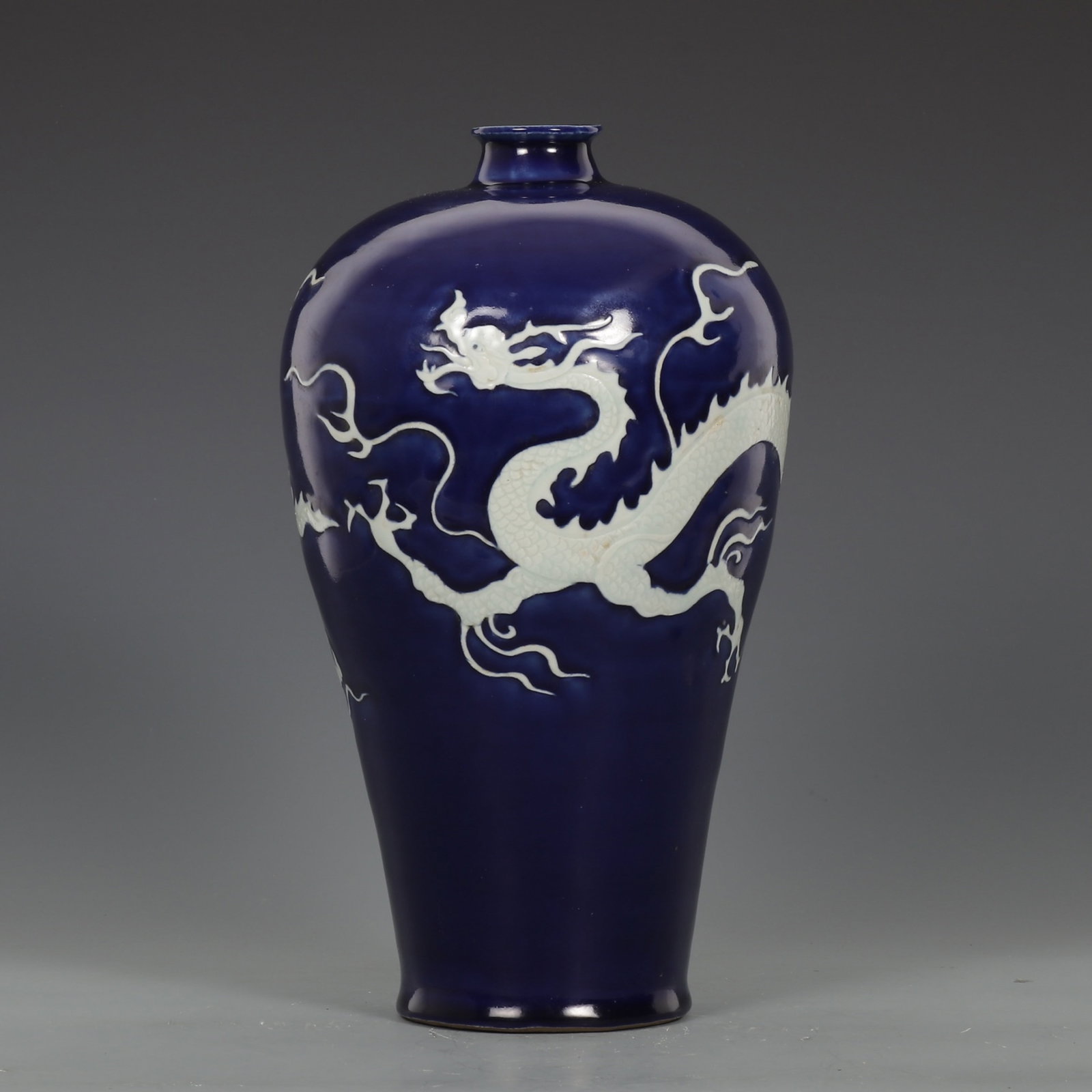 A Rare Ji Blue Glazed Auspicious Cloud and Dragon Pattern Vase: A Rare Ji Blue Glazed Auspicious Cloud and Dragon Pattern Vase,Yuan Dynasty,China,Size:13inx7.1in 霁蓝釉祥云龙纹瓶,中国元代