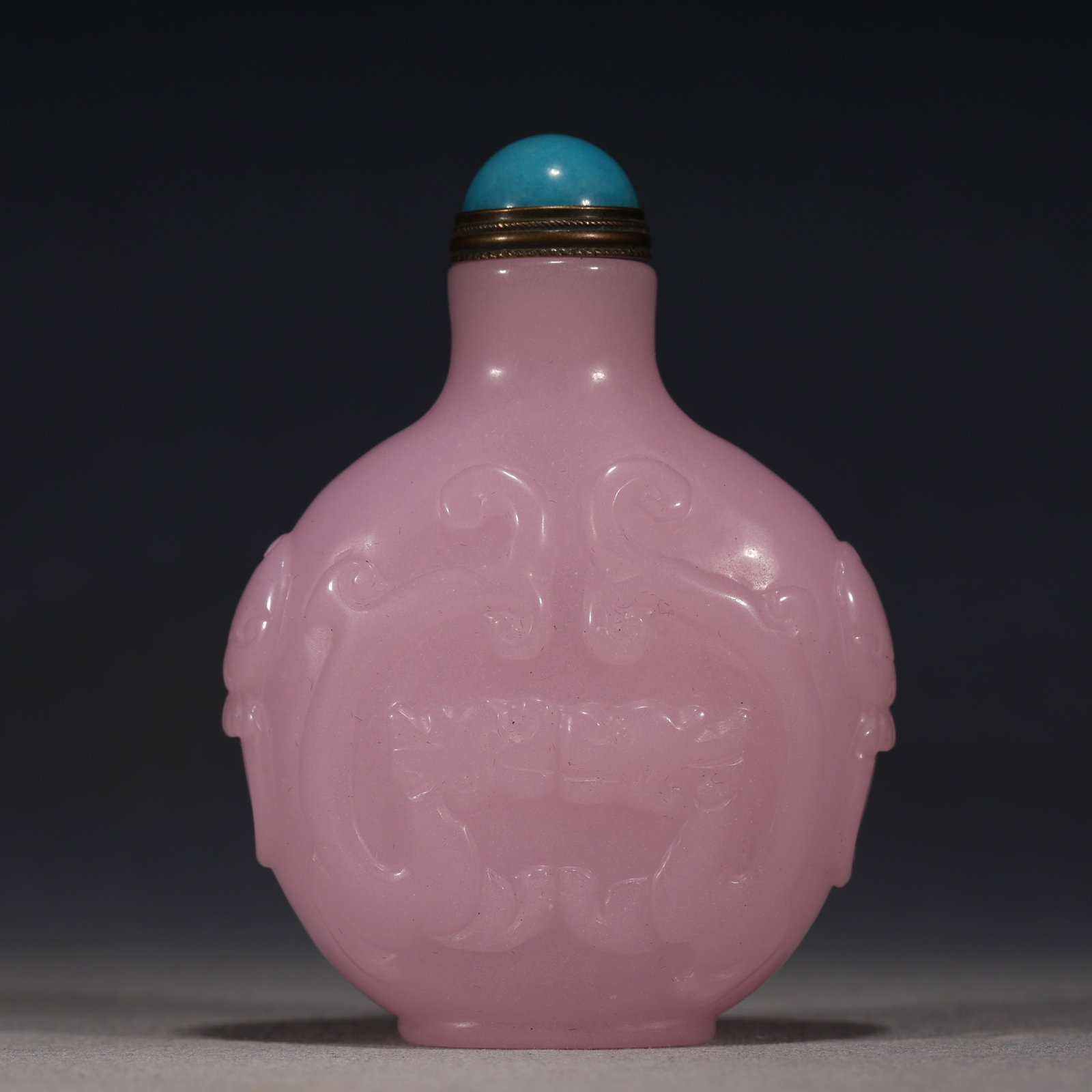 An Exquisite Pink Glass Double Chilong Dragon Pattern Snuff Bottle: An Exquisite Pink Glass Double Chilong Dragon Pattern Snuff Bottle,Qing Dynasty, China,Qianlong Four-character Mark,Size:2.4in×1in×3.1in