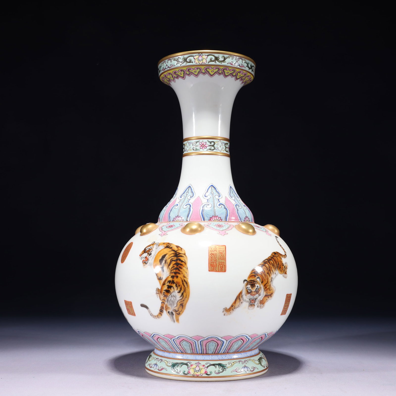An Exquisite Famille-Rose Painted Gold Tiger Patten Vase,with poem (1 of 11)