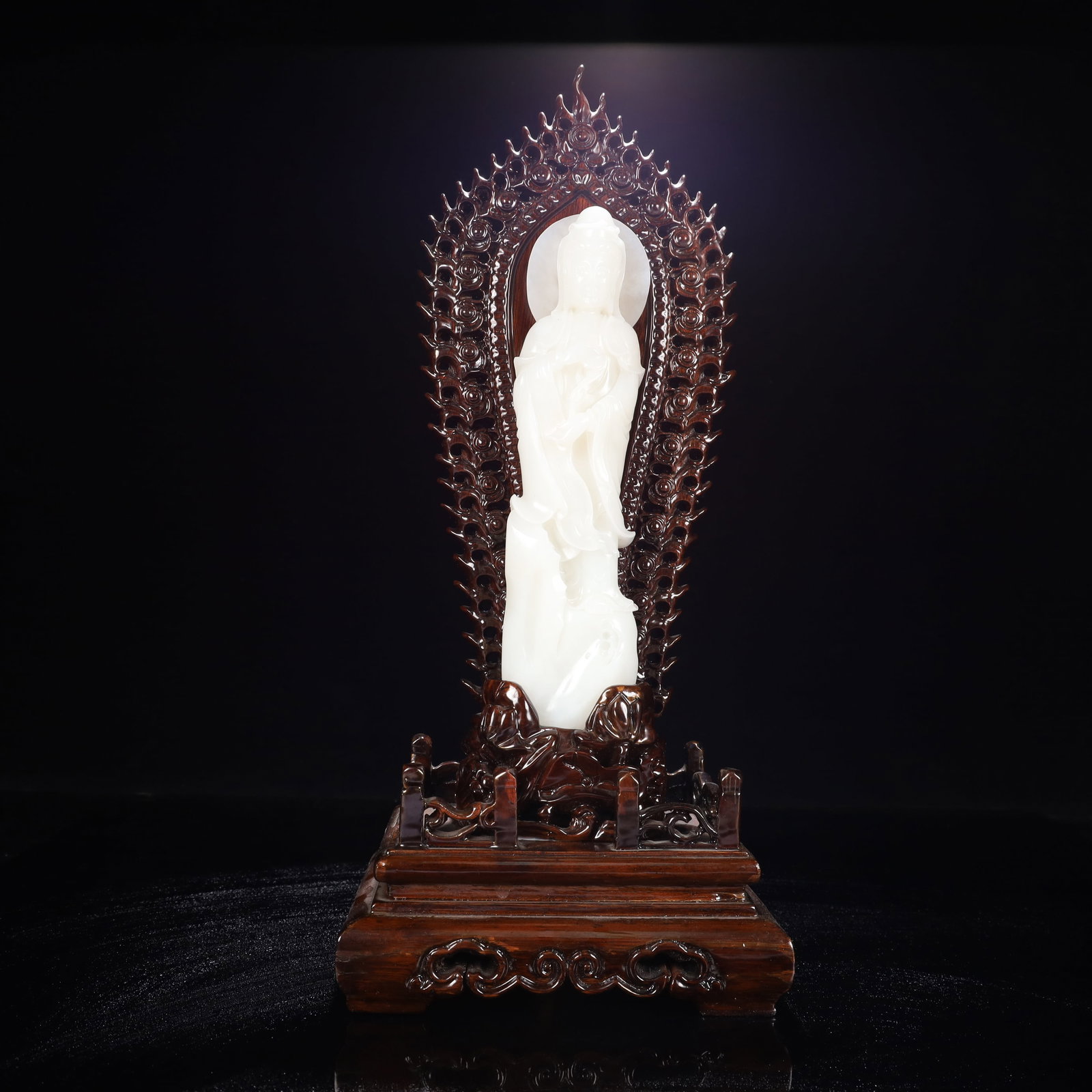 An Exquisite White Jade Statue of Avalokitesvara,With Base: An Exquisite White Jade Statue of Avalokitesvara,With Base,Qing Dynasty, China,Size:2inx1inx8.3in,Weight:600g
