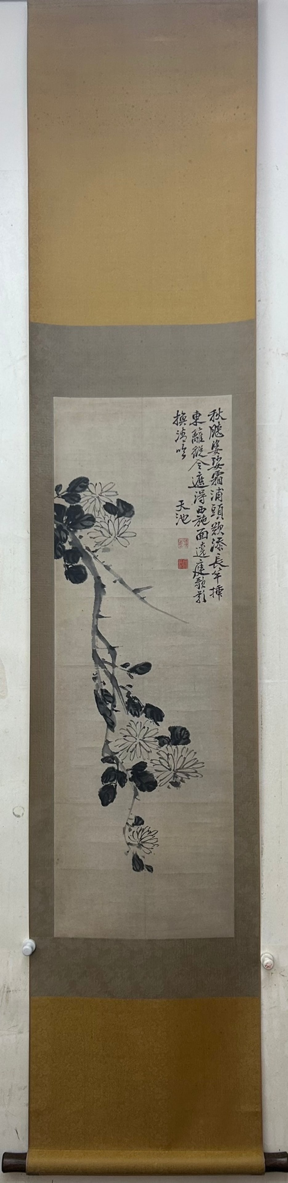 A Chinese Vertical Scroll Ink Painting of Flower on Paper: A Chinese Vertical Scroll Ink Painting of Flower on Paper,Xu Wei,Size:50.4inx13.4in 一幅中国水墨花卉画立轴,徐渭
