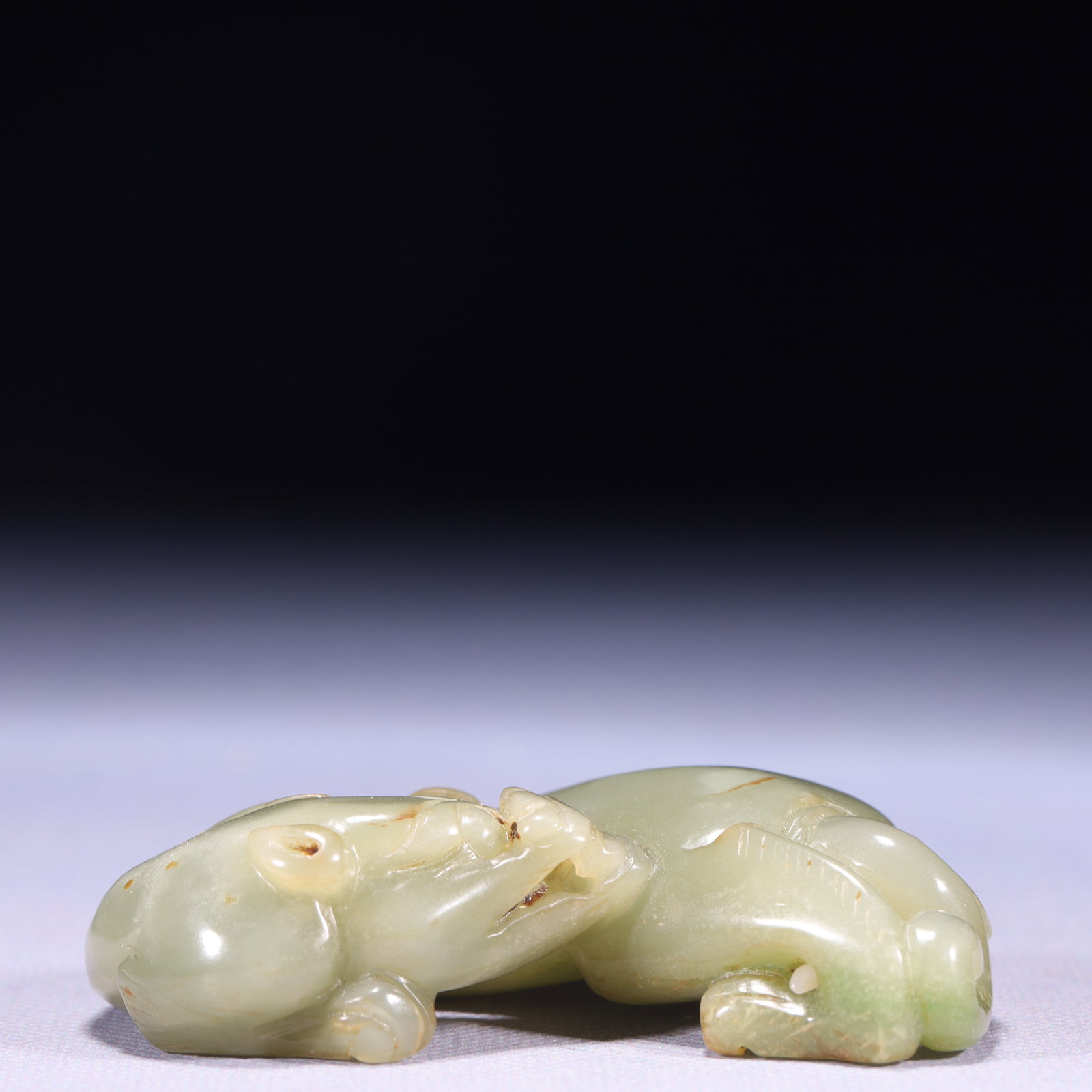 An Exquisite White Jade Beast Ornament: An Exquisite White Jade Beast Ornament,Qing Dynasty,China,Size:3inx2inx0.6in,Weight:128g 白玉兽摆件,中国清代