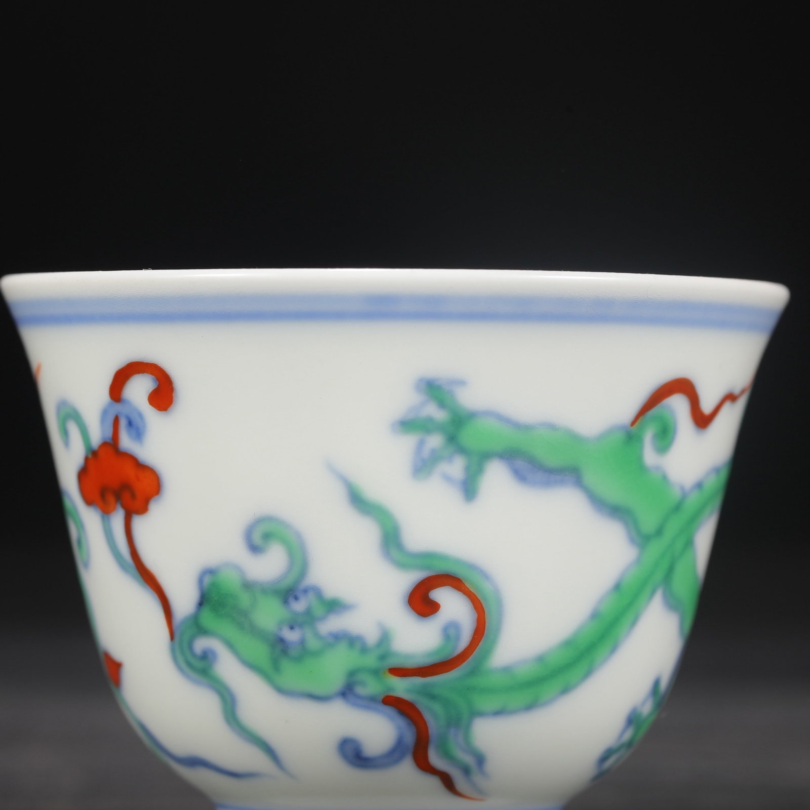 An Exquisite Doucai Dragon Pattern Cup - 3