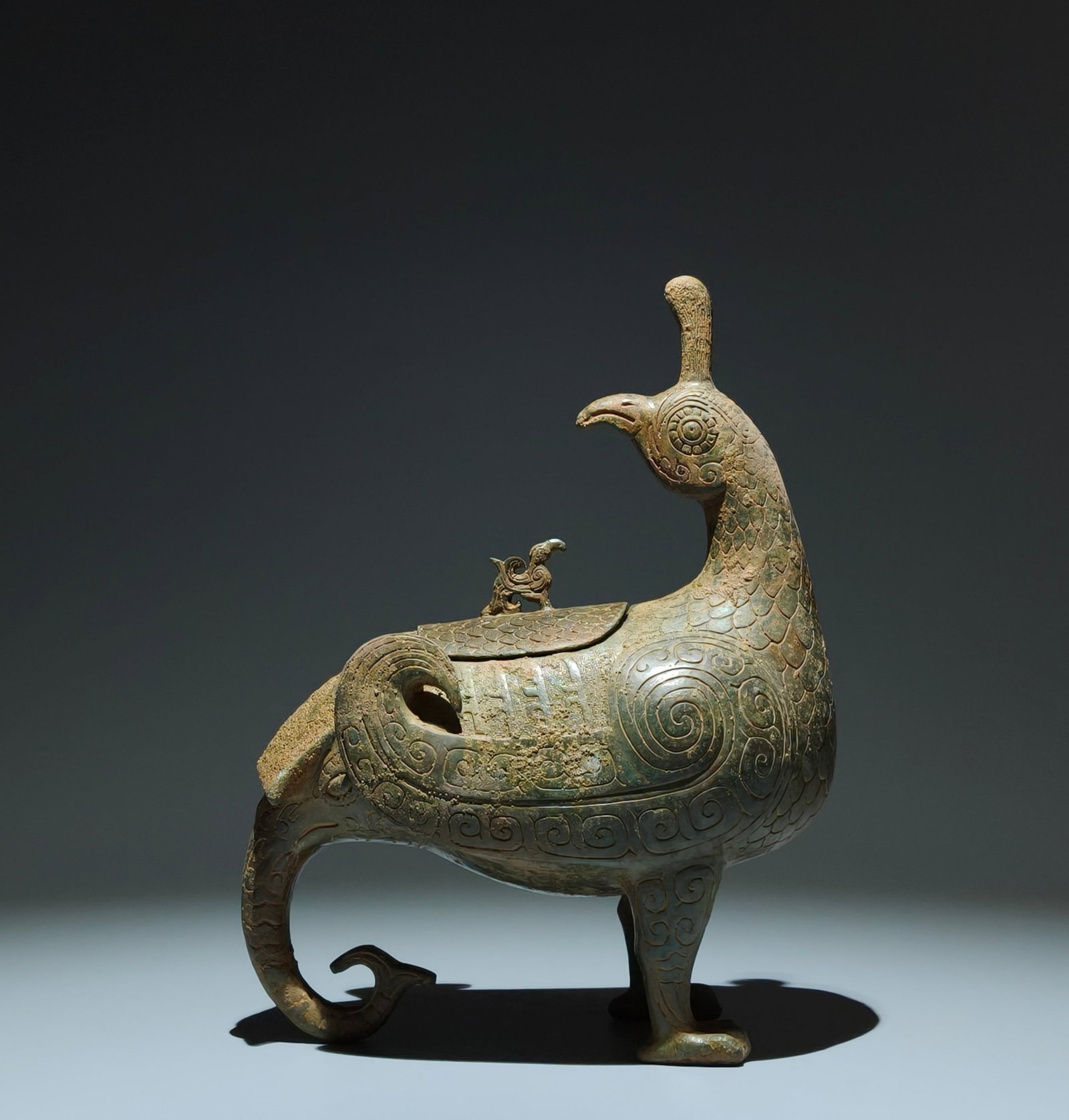An Archaic Bronze Phosphorus Pattern Bird-Shaped Food Vessel: An Archaic Bronze Phosphorus Pattern Bird-Shaped Food Vessel,W.Zhou,China,Size:11.2inx8.5inx4.3in 青铜鳞纹鸟形食器,中国西周ą