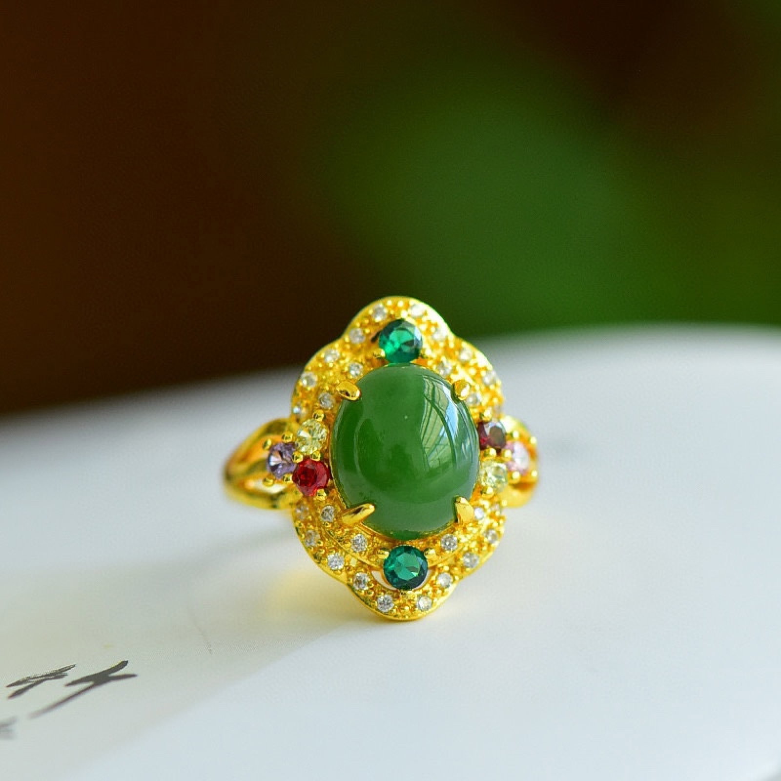 An Exquisite Bronze-Gold Plated Inlaid Jasper Ring: An Exquisite Bronze-Gold Plated Inlaid Jasper Ring,Size:3.9inx4.7in 铜镀金镶碧玉戒指