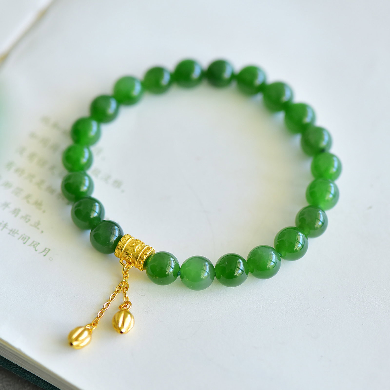 An Exquisite Jasper Bracelets: An Exquisite Jasper Bracelets,Size:8mm 寓意:岁岁年年『精选碧玉手串,s925银设计款,��&#