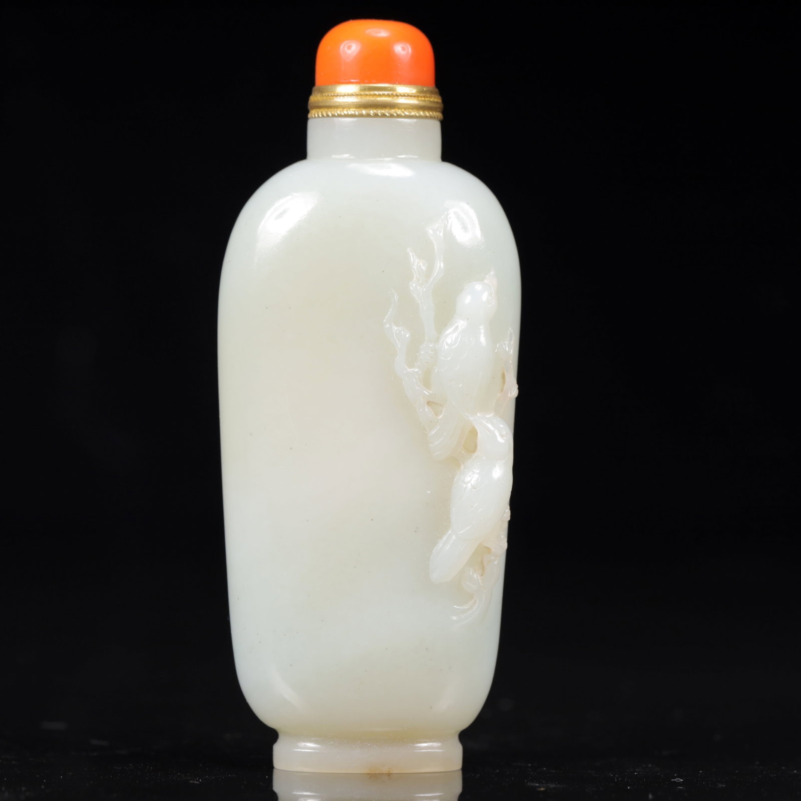 An Exquisite White Jade Flower and Bird Pattern Snuff Bottle (1 of 8)