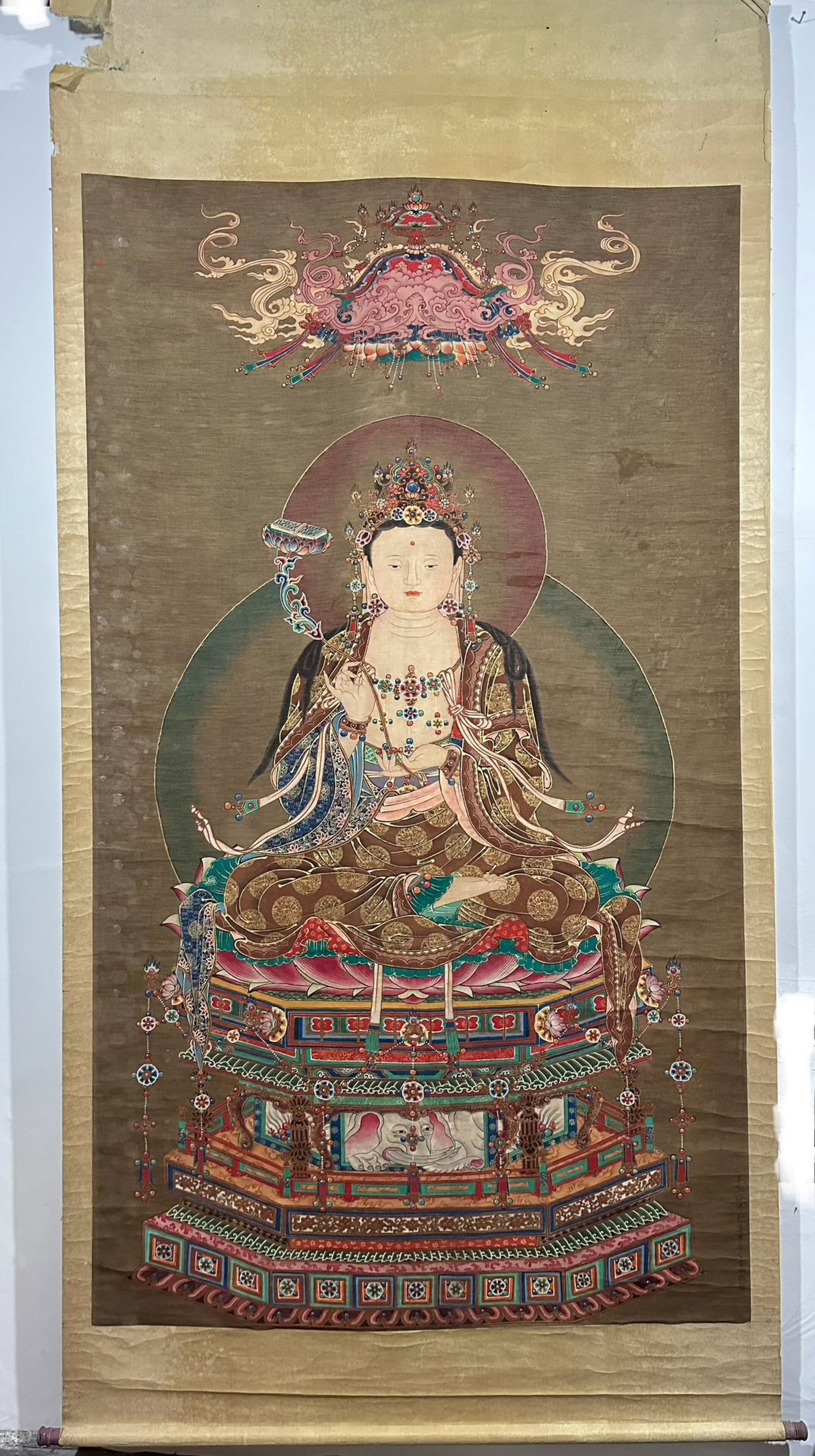 A Chinese Vertical Scroll Ink Statue of Bodhisattva on Silk: A Chinese Vertical Scroll Ink Statue of Bodhisattva on Silk,Ding Yunpeng,Size:(entirety)117.3inx58.3in,(Without frame)92.5inx53.1in 一幅中国水墨绢本!