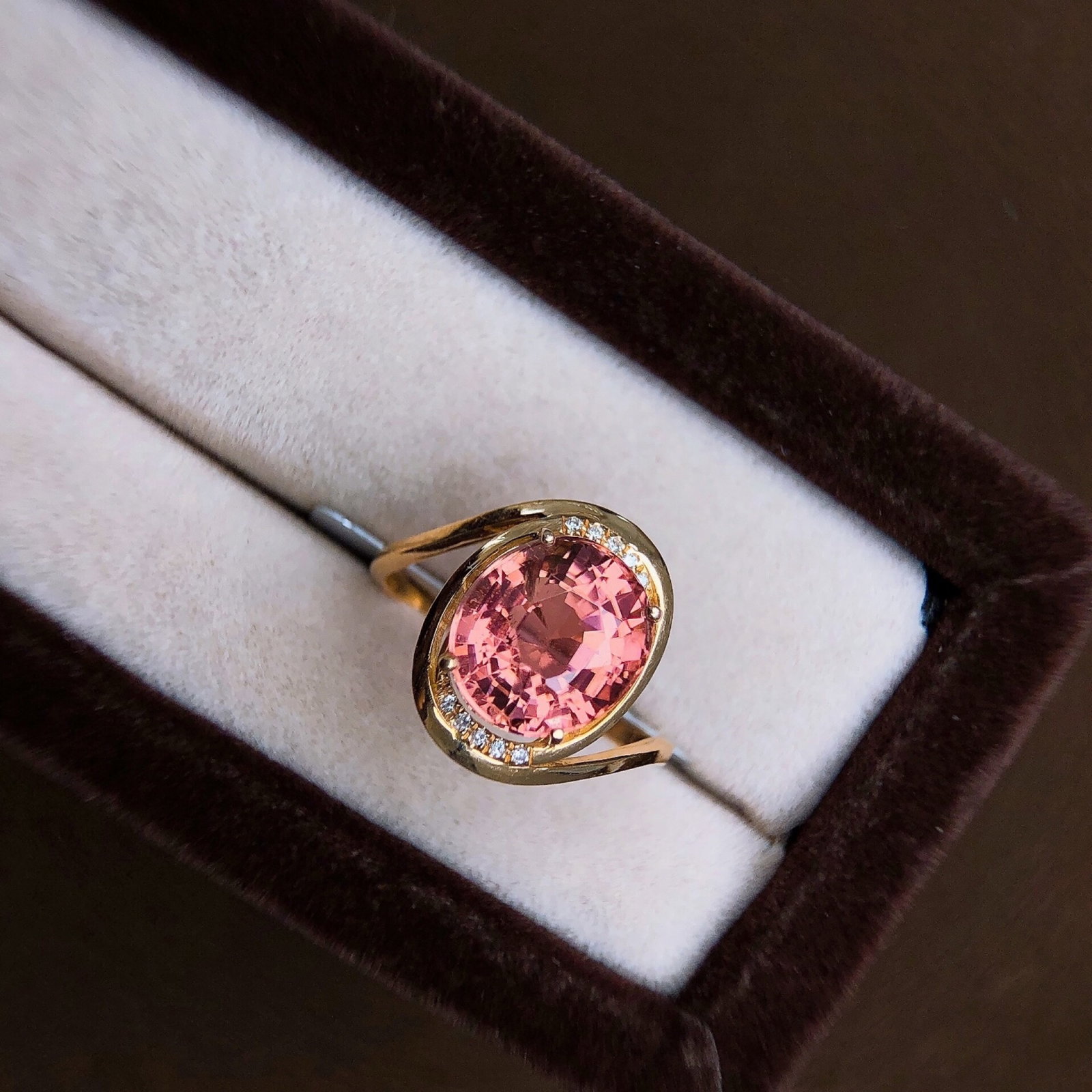 4.33Ctw Sterling Silver-Gold Plated Inlaid Natural Tourmaline Ring: 4.33Ctw Sterling Silver-Gold Plated Inlaid Natural Tourmaline Ring,Size:9.8mmx8.7mm 4.33Ctw纯银镀金嵌天然碧玺戒指